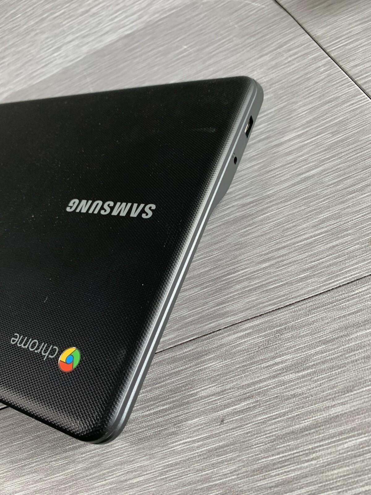 Samsung Chromebook 3 XE500C13 Black 11.6″ Intel Celeron Notebook PC – For Parts