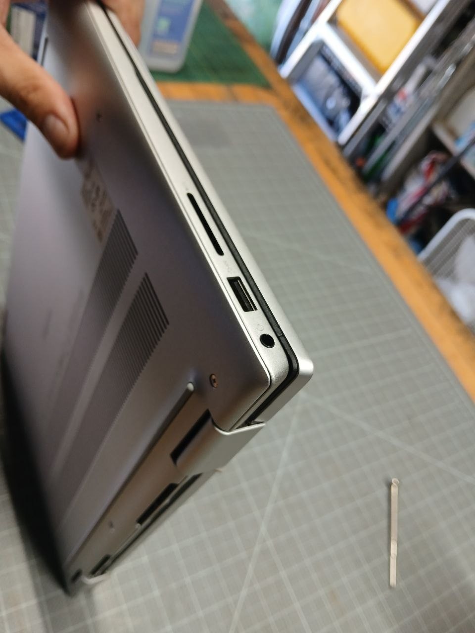 Dell Inspiron 14 7430 2-in-1 14″ Touch i7-1355U 16GB RAM 1TB SSD Mint W/ Charger