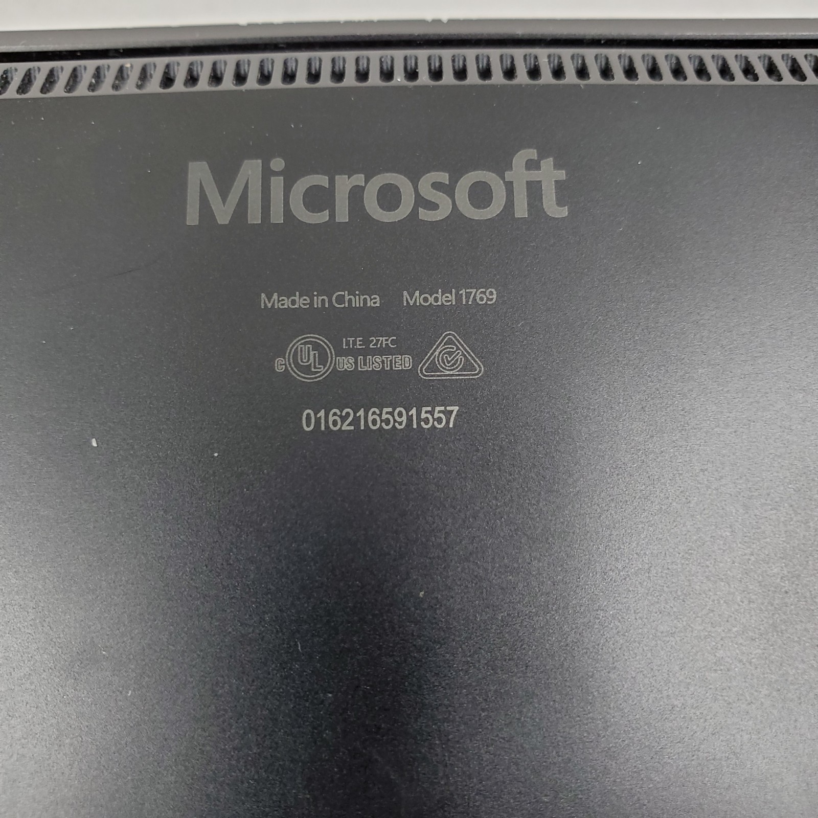 MICROSOFT Surface Laptop 2 1769 Intel Core i7-8650U 16GB RAM 512GB SSD NO OS
