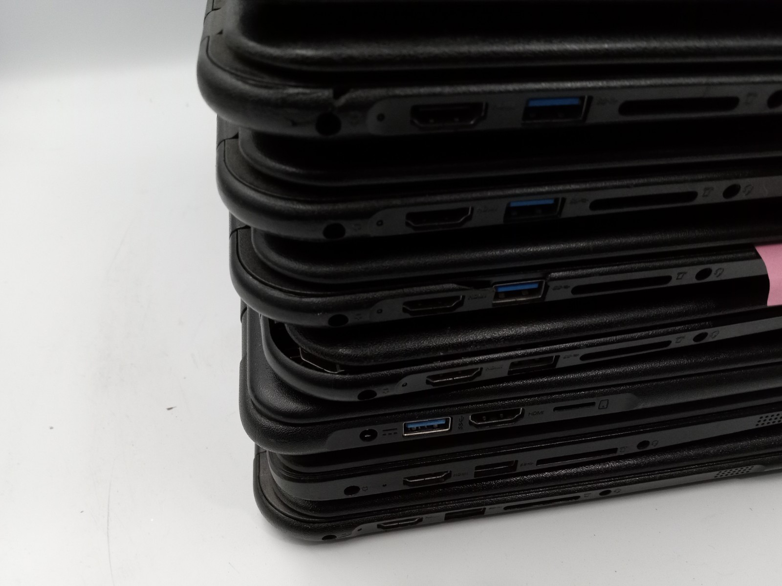 Lot of 8 – Lenovo N22 / N23 Chromebook Laptops – FOR PARTS – VARIOUS ISSUES -RR