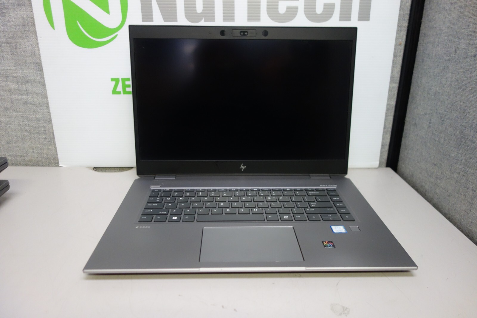 HP ZBook Studio G5 15.6″ i7-8750H 2.2GHz 32GB/512GB m2 SSD UBUNTU Laptop + AC