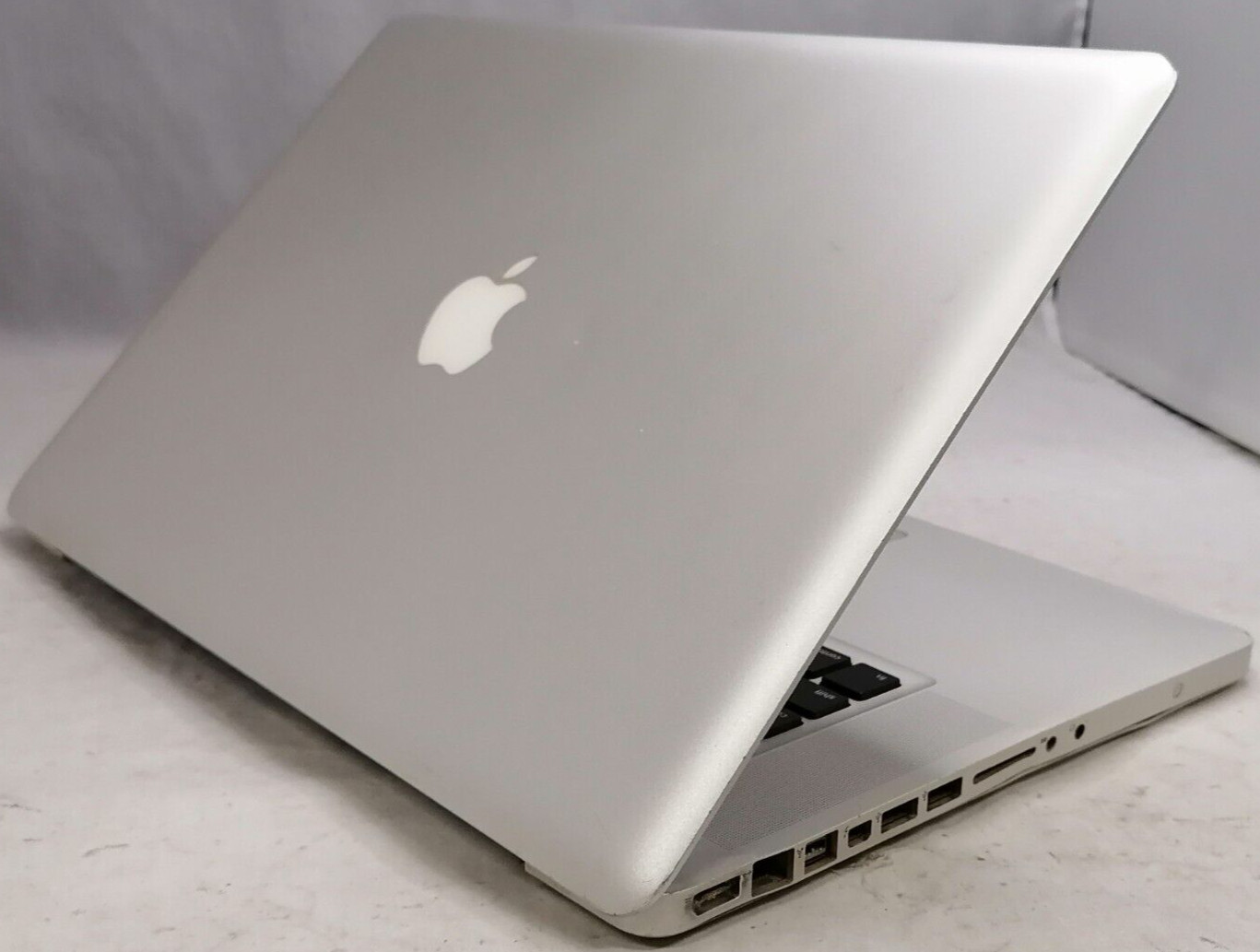 FOR PARTS 2011 15.4″ Apple MacBook Pro A1286 (i7-2675QM/4GB RAM/NO HDD)
