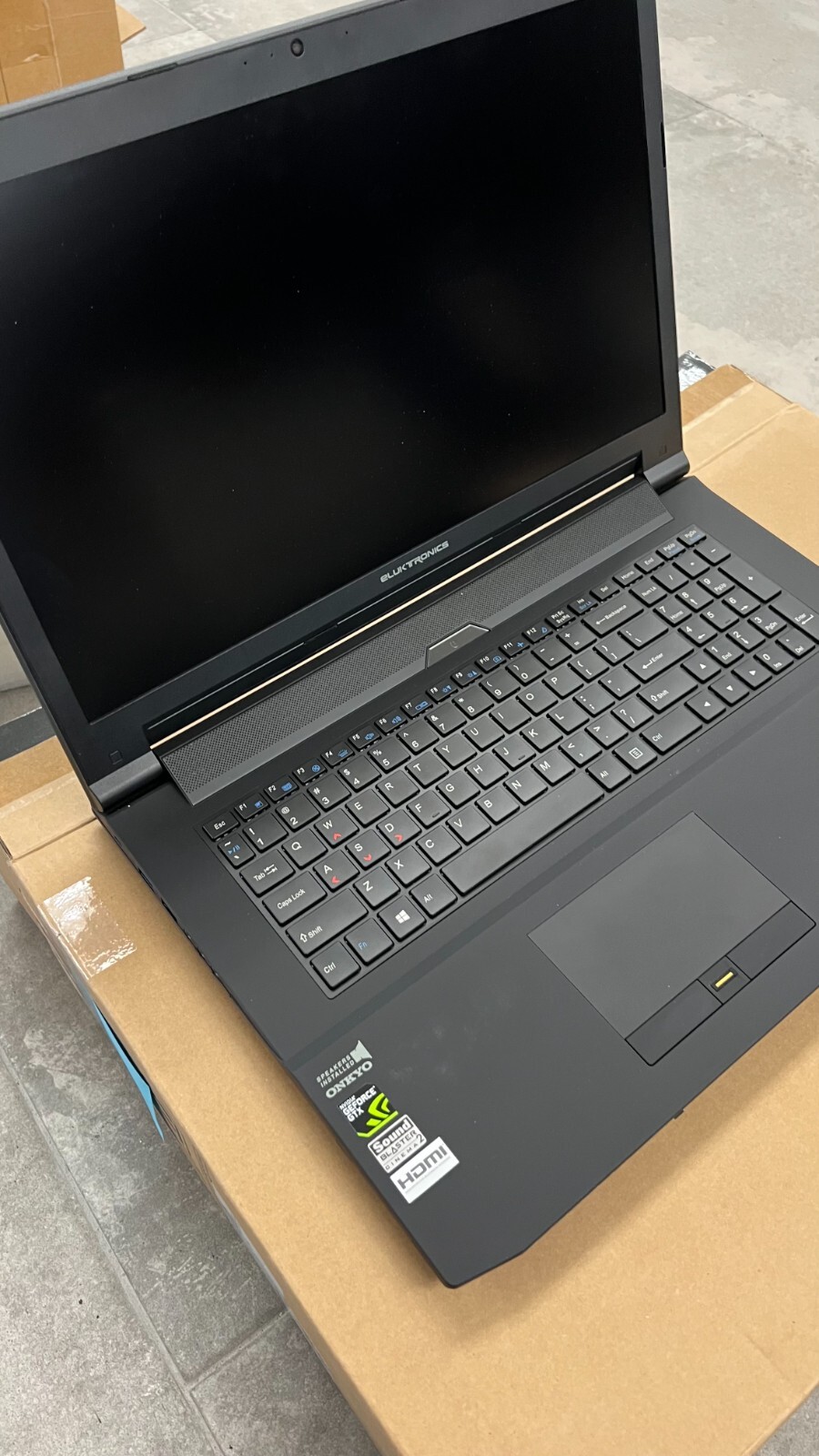 Eluktronics R170RF1 17.3″ Gaming Laptop i7 6700HQ GTX 965m 1080p 75Hz Barebones