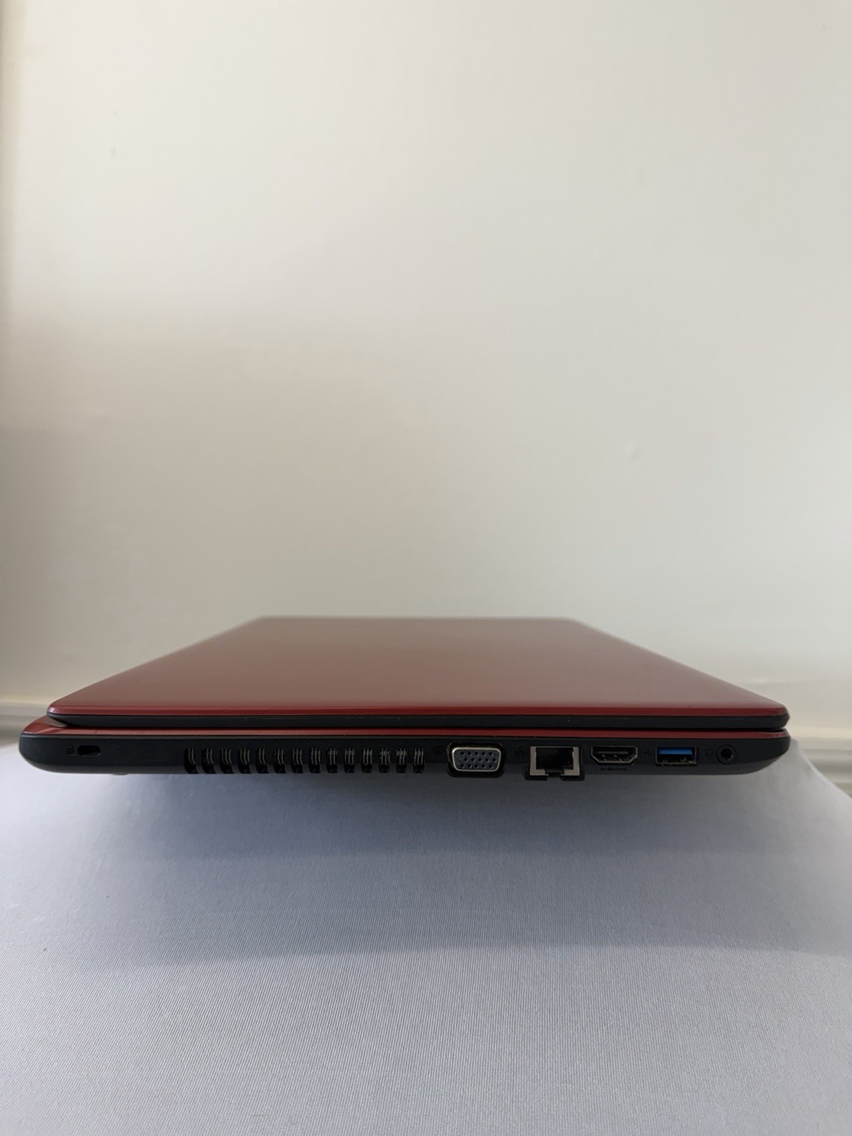Acer E 571-Z5WAH Laptop – Good Screen – Intel i3-4030U – Read Des