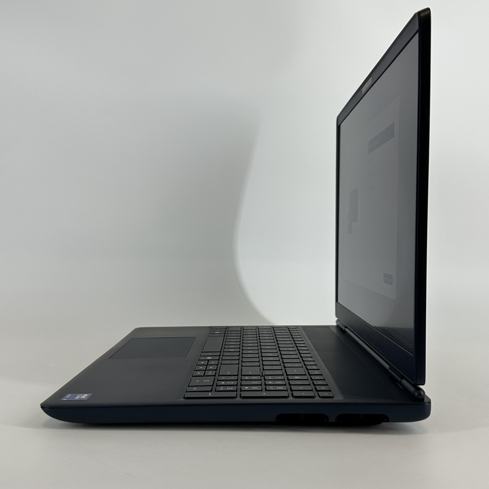 Dell Alienware 16X Aurora 240Hz QHD+ 2.7 GHz Ultra 9 275HX 32GB 1TB SSD RTX 5070