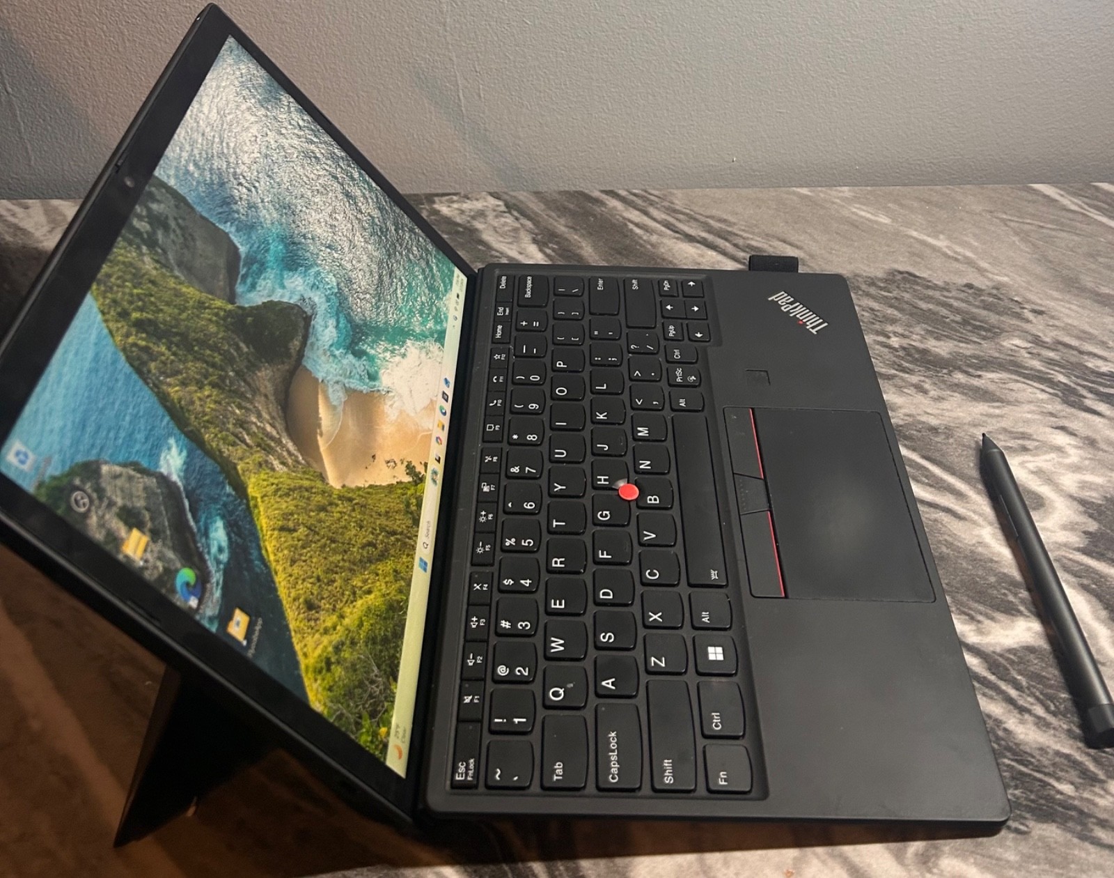 Lenovo X12 Detachable Gen 1 – 16GB RAM | 250GB SSD | Intel i5-1130G7 | Windows 1