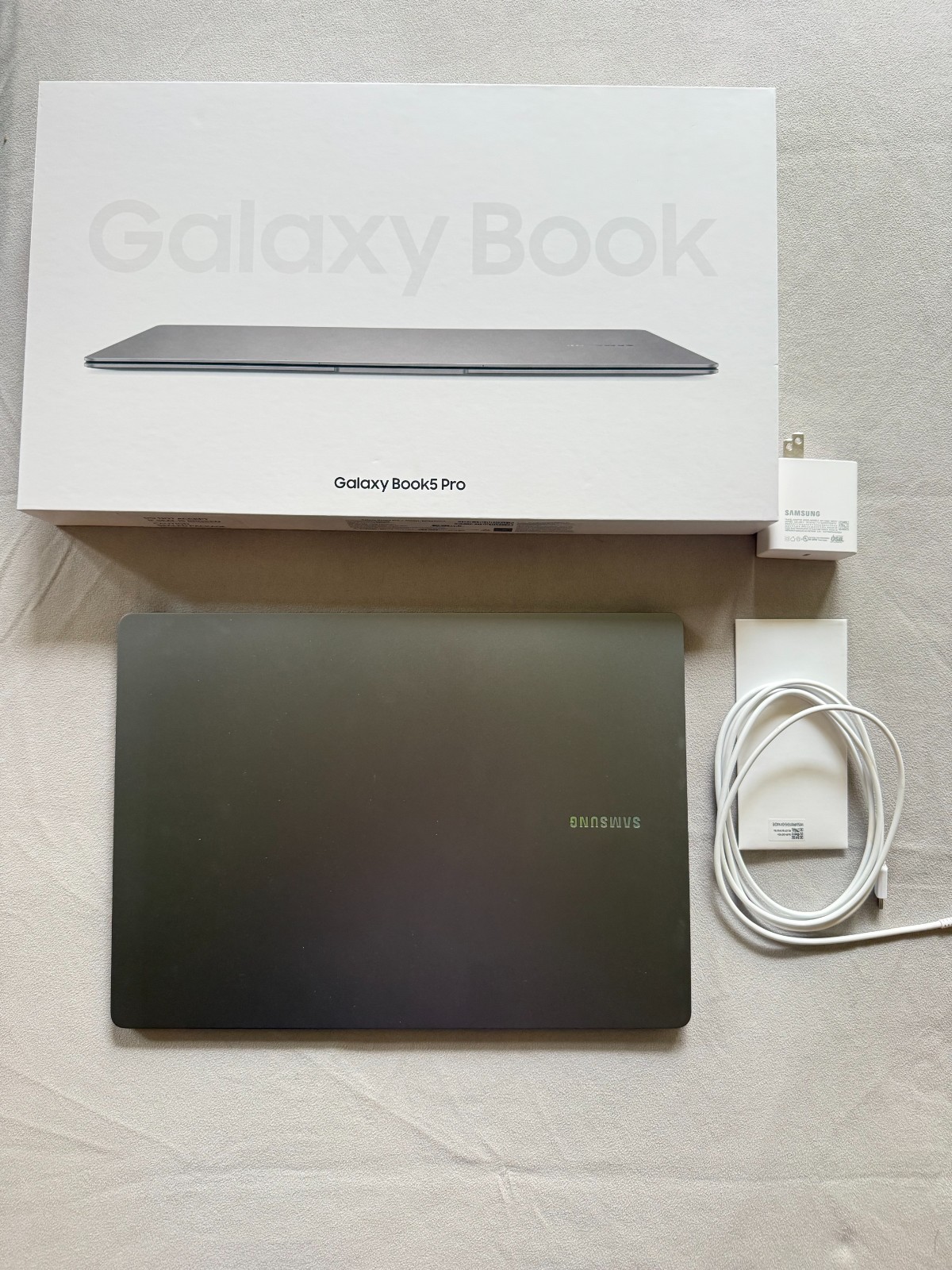 Samsung Galaxy Book5 Pro Touch-Screen Laptop (Excellent Condition)