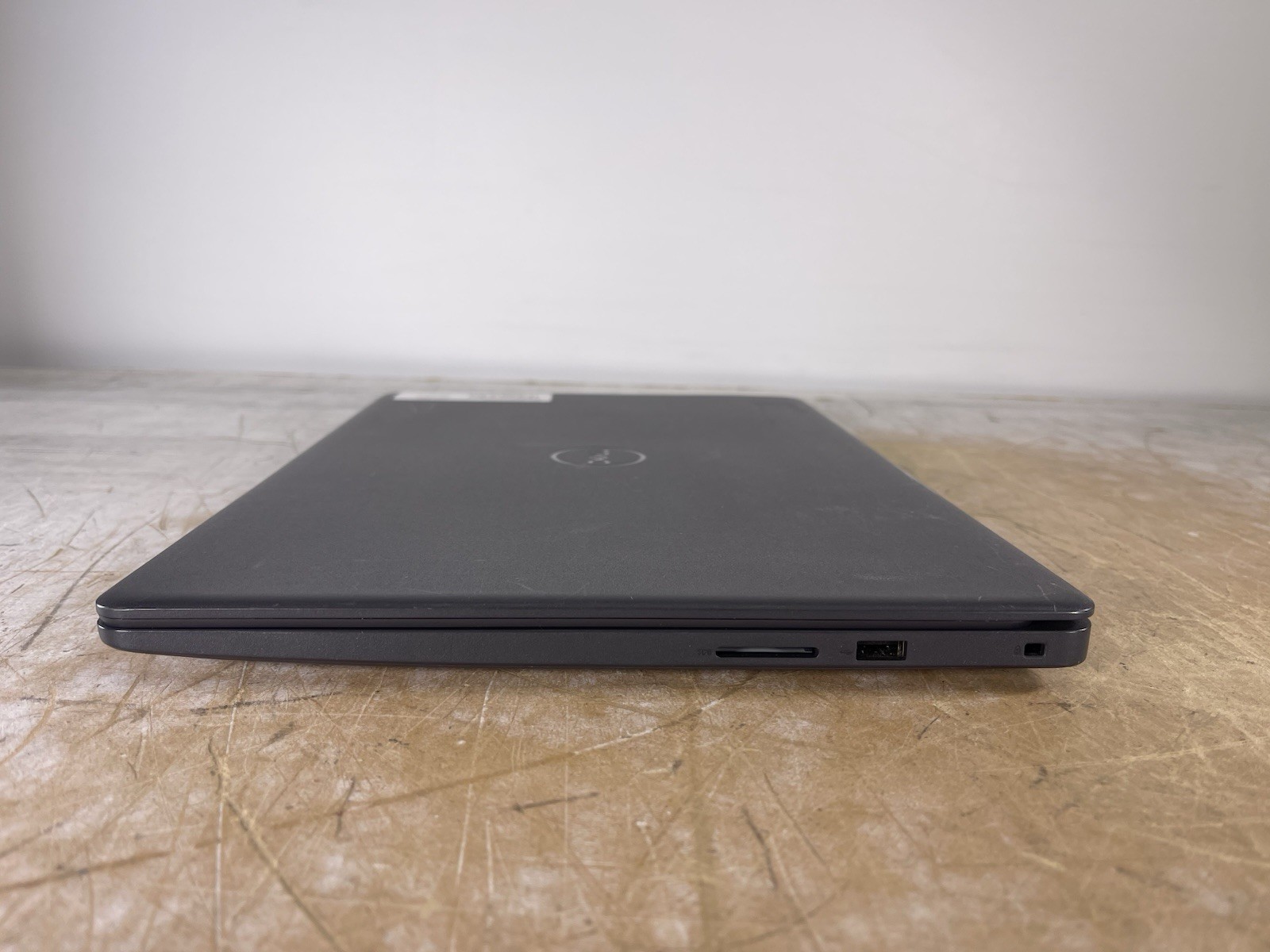 DELL INSPIRON 3501 i5-1135G7 @ 2.40GHz, NO RAM/NO HDD/OS – (FOR PARTS)