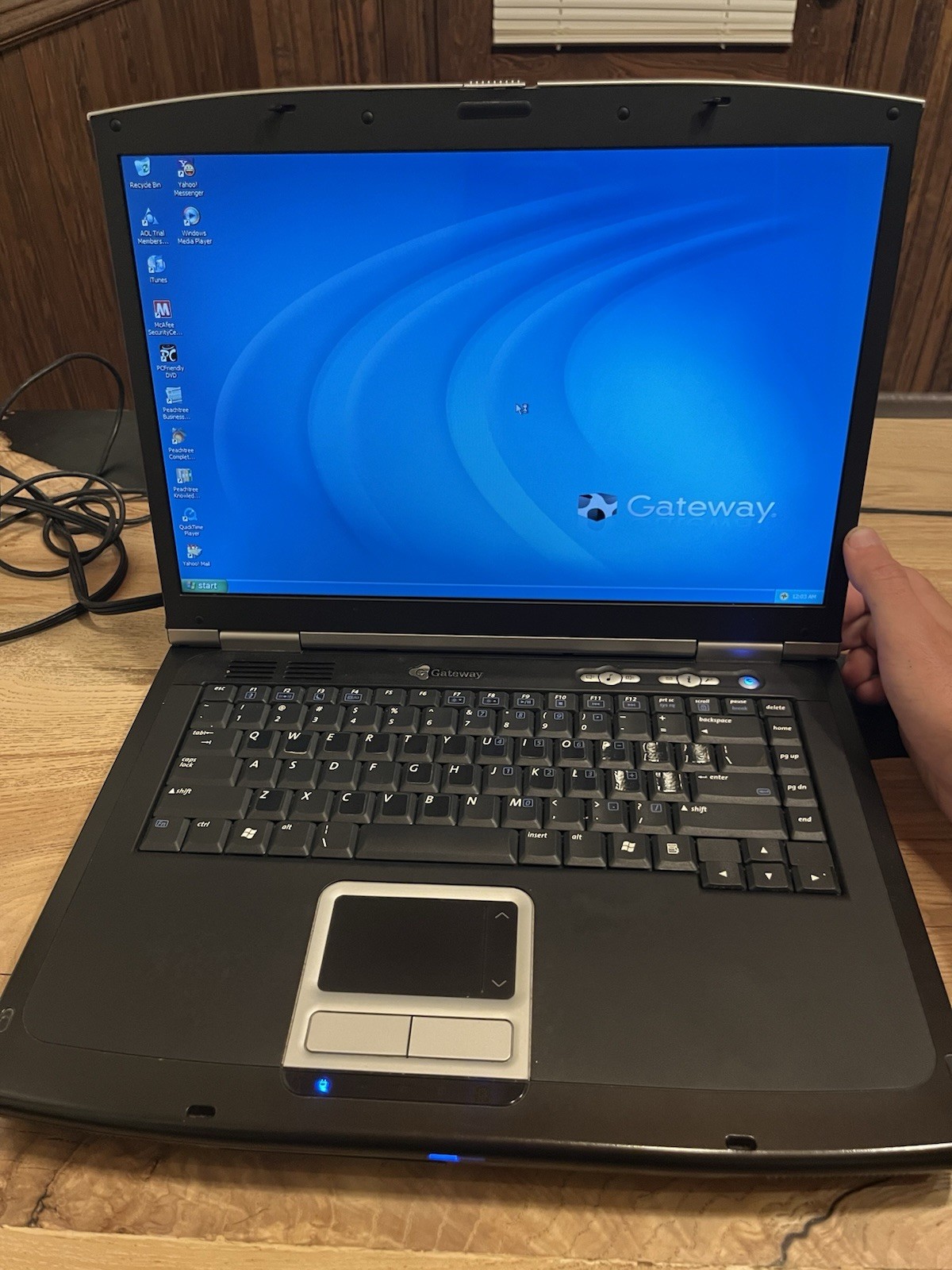 Gateway 7426GX Laptop AMD Athlon 64 3700+ 1GB RAM 100GB HDD Windows XP