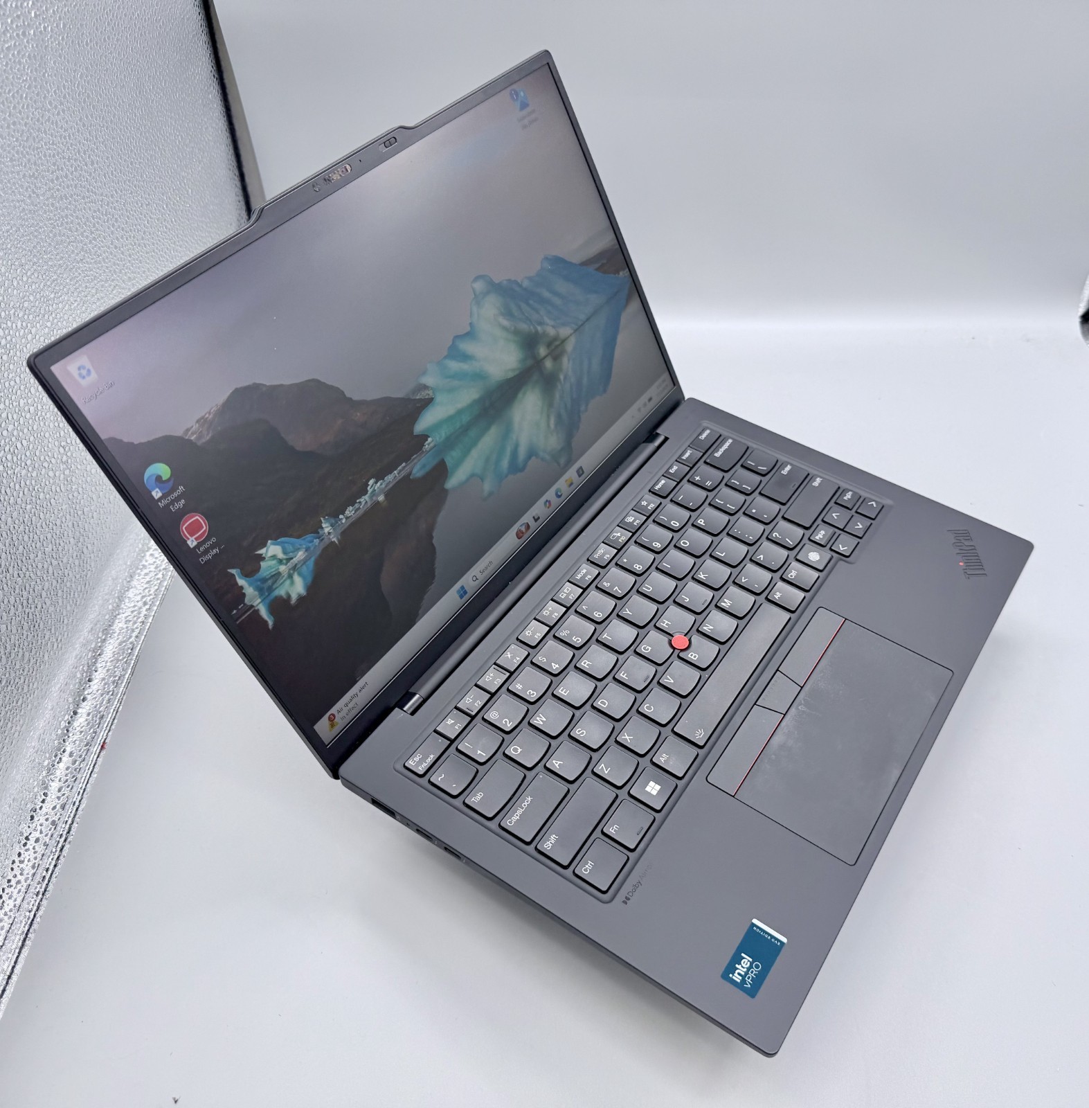 Lenovo ThinkPad X1 Carbon Gen 12, 14″ Touch Core Ultra 7 165H 32GB, 1TB Warranty