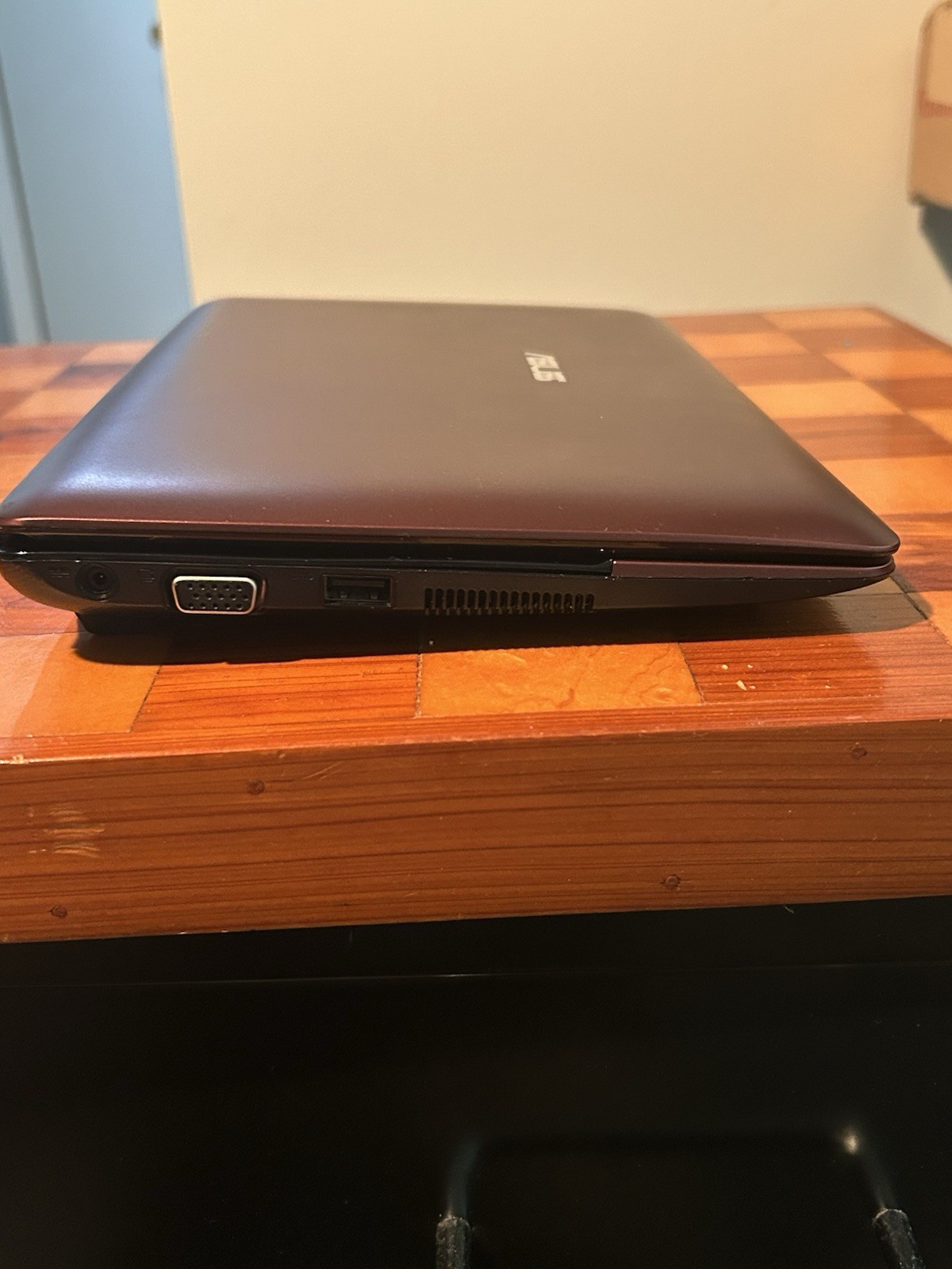Asus eee pc 1015px- 2gb RAM- 480gb SSD- with Power Cord- Running MX Linux