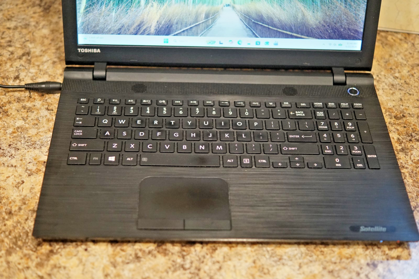 Active 25H2 WIN11 PRO Toshiba C55-C5270 i3-4005U @ 1.70GHz,8GB RAM,120GB SSD