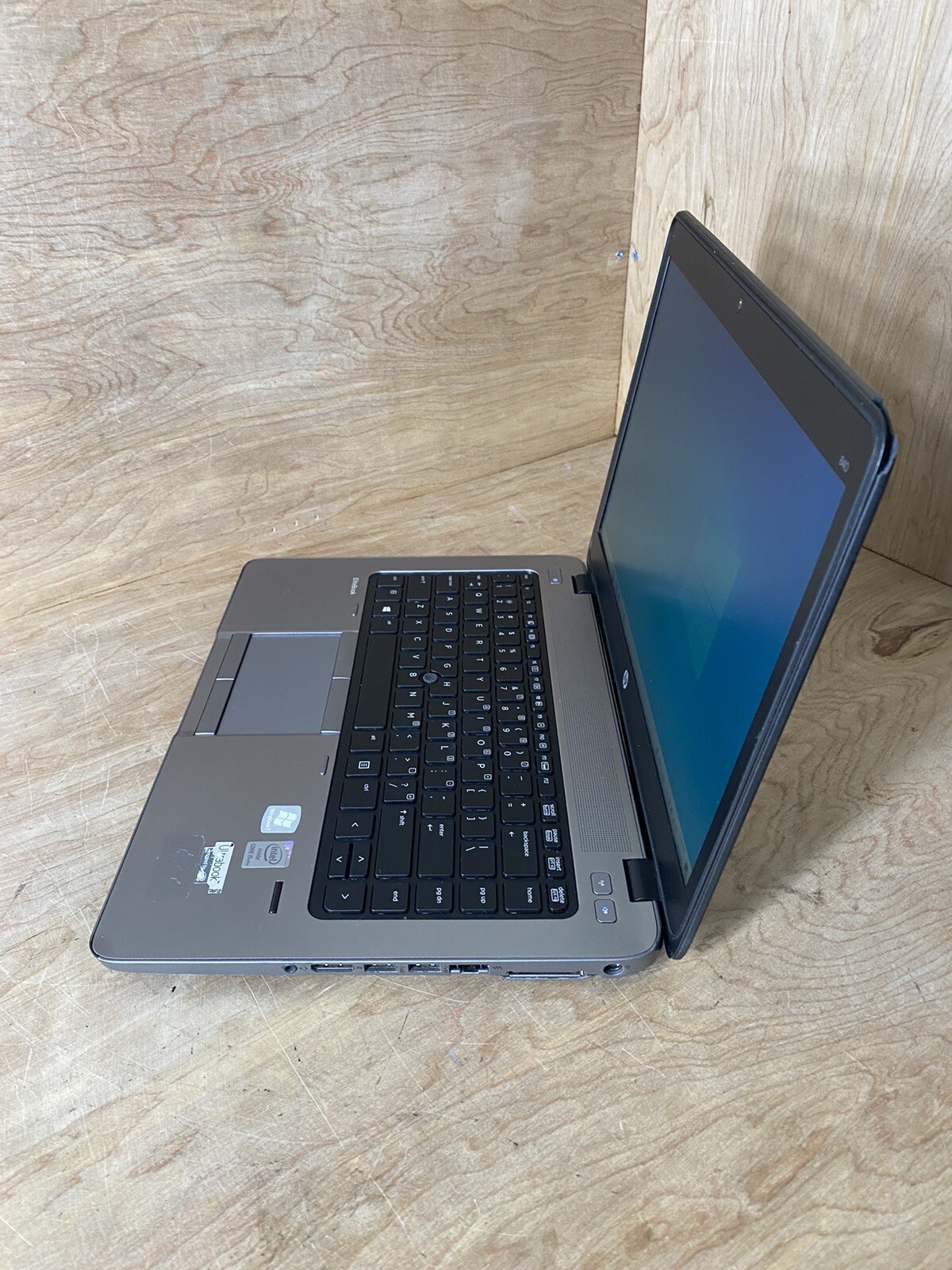 HP EliteBook 840 G1 14″ Intel Core i5-4300U@2.5GHz/ 8GB RAM/ 180GB SSD/ W10 Home