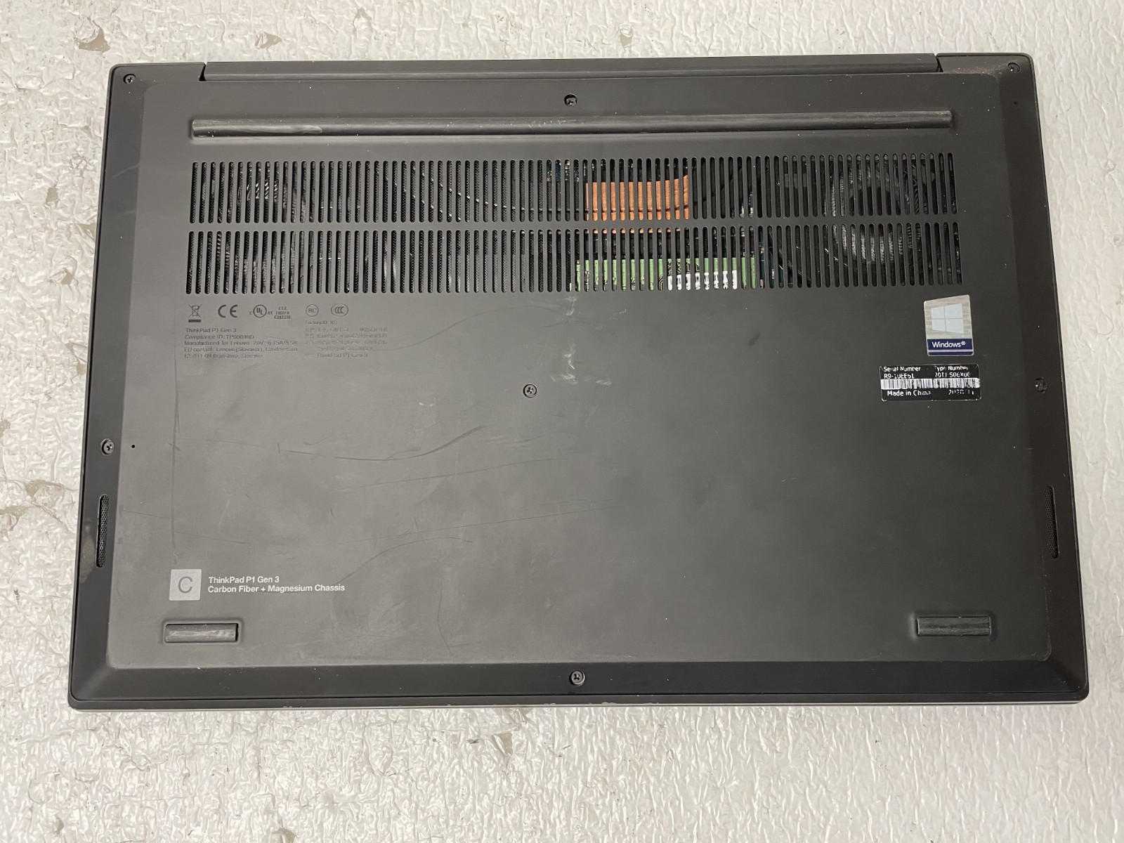Lenovo ThinkPad P1 Gen 3 Intel Core i7-10850H @2.70GHz 16GB RAM NO SSD Part READ