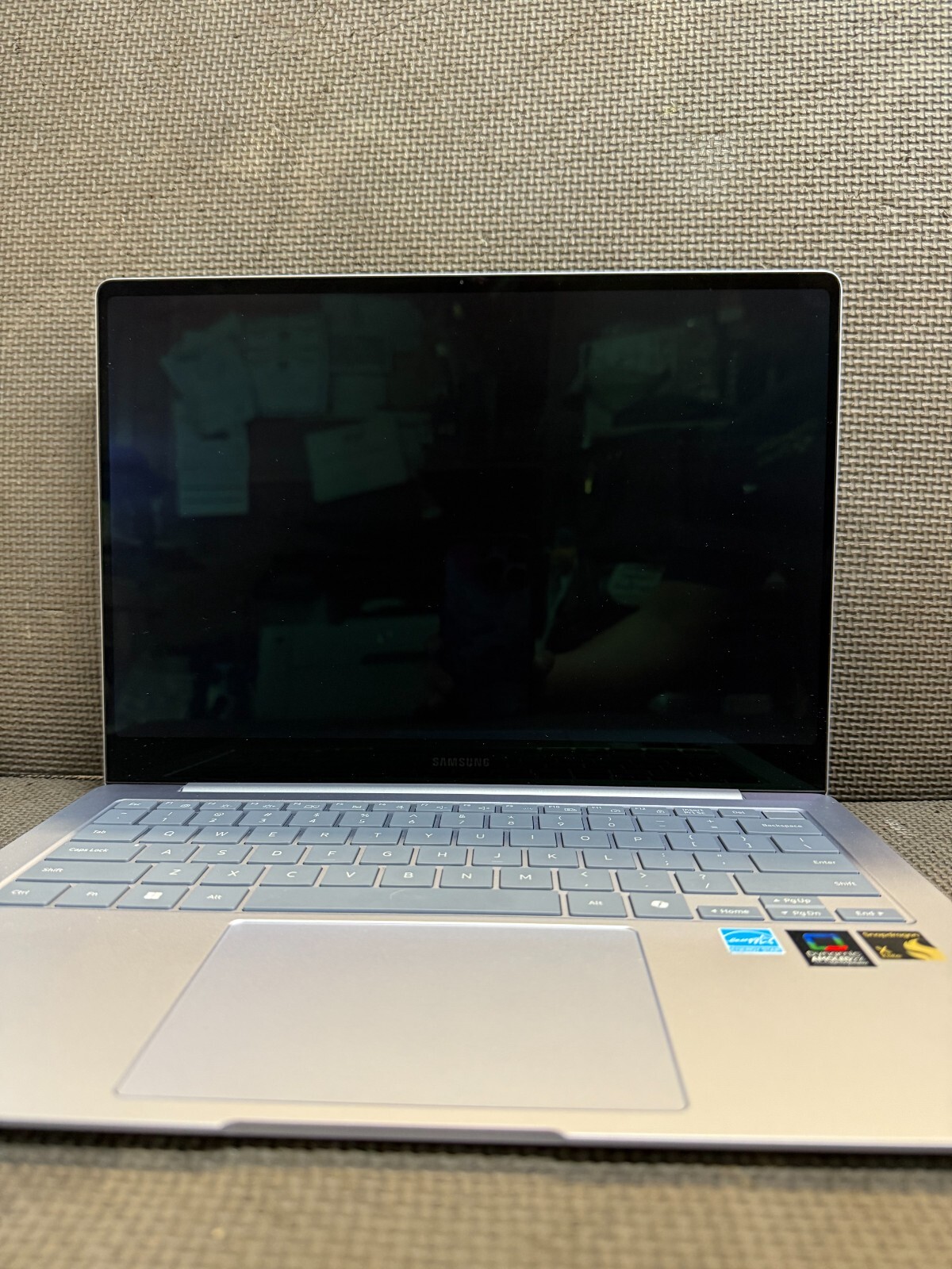 Samsung Galaxy Book4 Edge Copilot+ PC 14″ Snapdragon X Elite 16GB RAM 512GB SSD