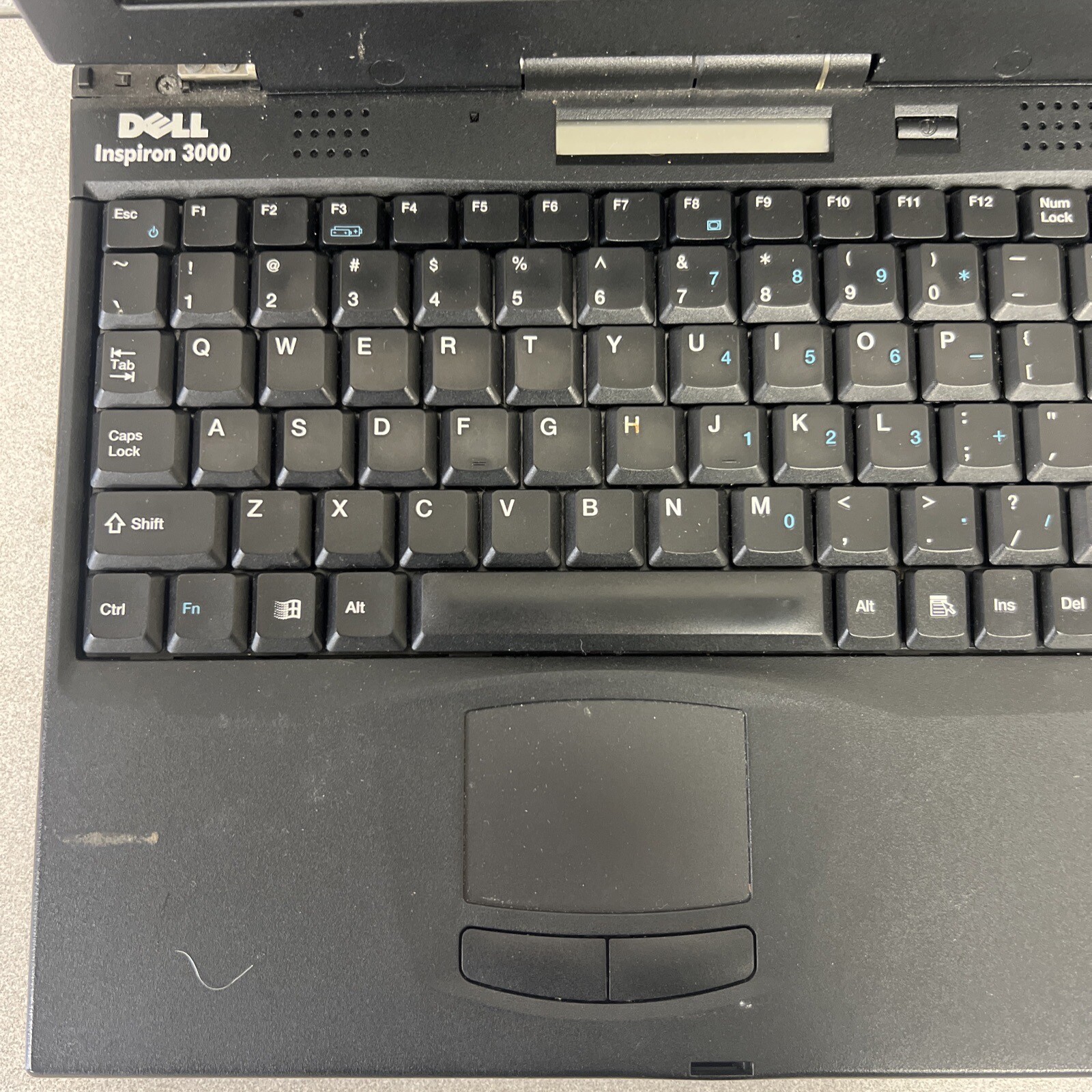 Dell Inspiron 3000 Laptop – Pentium – 256MB RAM – NO HDD – BAD BATT – READ