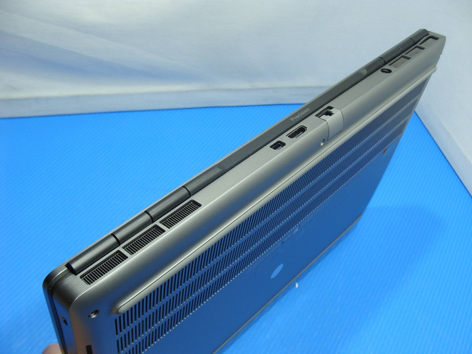 Dell Precision 7550 Workstation i7-10850H 2.7GHz 15.6″ FHD 32GB 512GB T2000 +PA