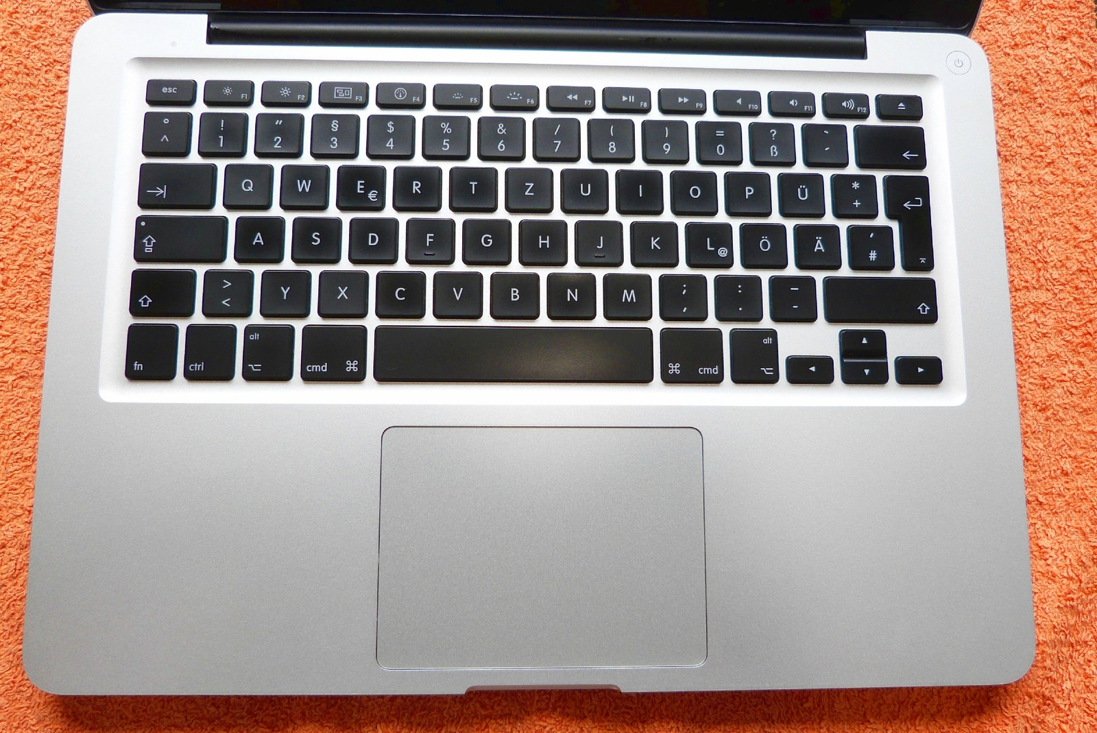 Apple MacBook Pro 2009 with OS Catalina 10 13″ HD l 8GB RAM l Nvidia GeForce!