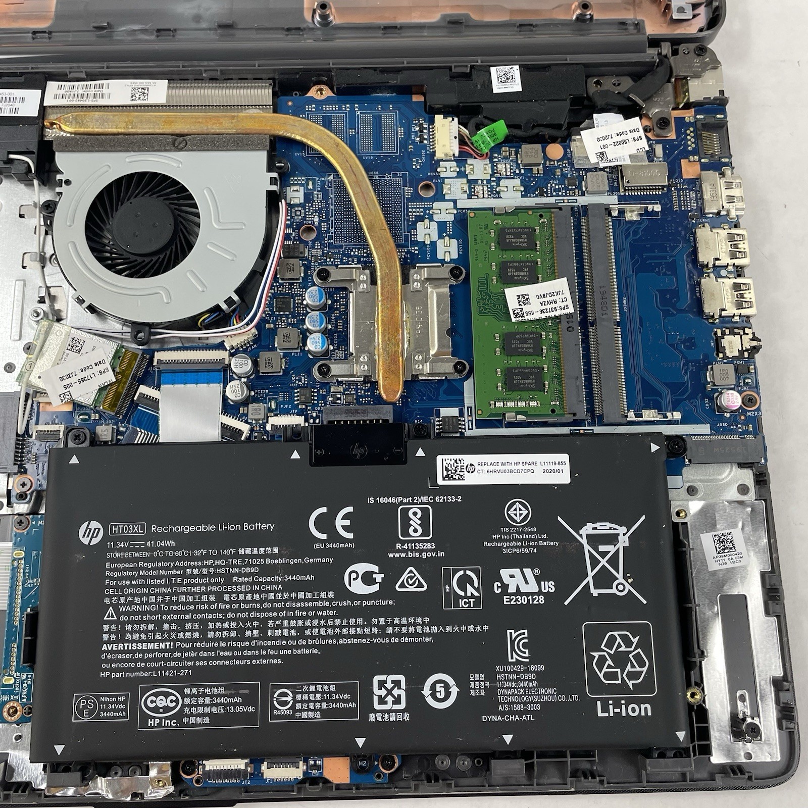 HP 255 G7 15.6″ Ryzen 3 2200U 2.50 GHz 8 GB RAM No SSD/AC/OS