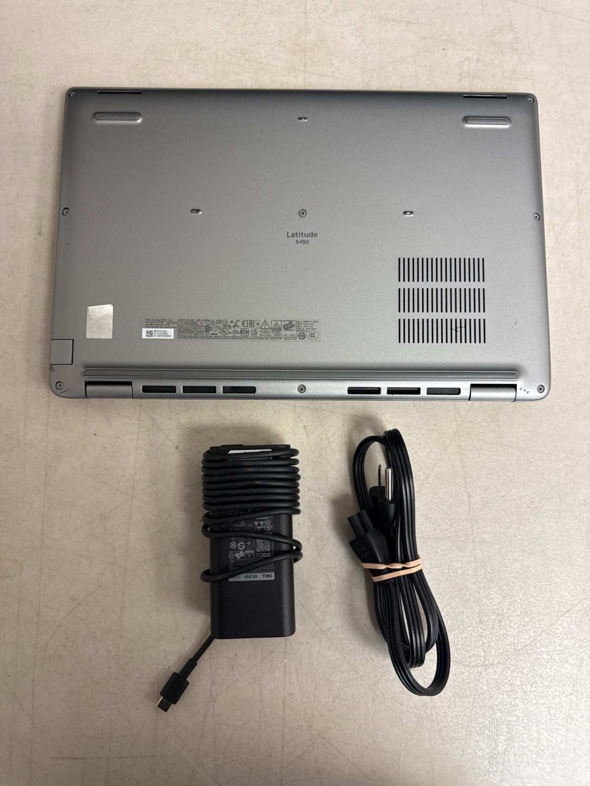Dell Latitude 5450 14″ Intel Ultra 5 135U 16GB DDR5 256GB SSD