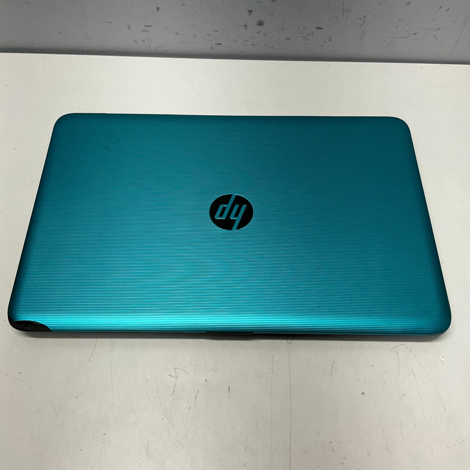 HP 15-ba052wm Laptop AMD A10-9600P Radeon R5 8GB RAM, 1TB HDD Windows 10 Pro