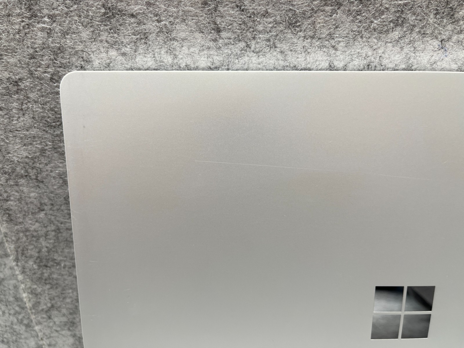 Microsoft Surface Laptop i7-7660U @ 2.5GHz 16GB 512GB SSD Touch screen W-11 Pro