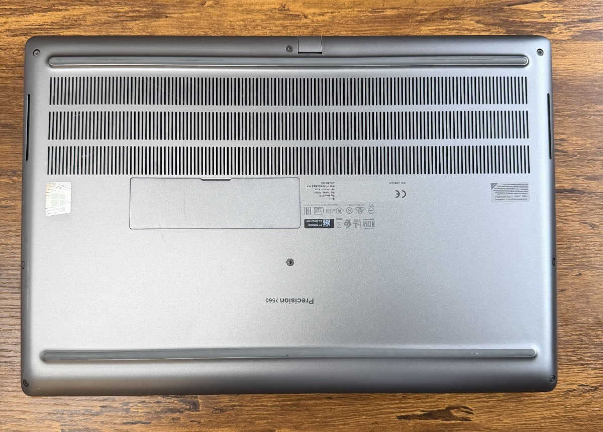 Dell Precision 7560 Intel(R) Core(TM) i9-11950H 32 GB RAM 1 TB SSD 15.6″