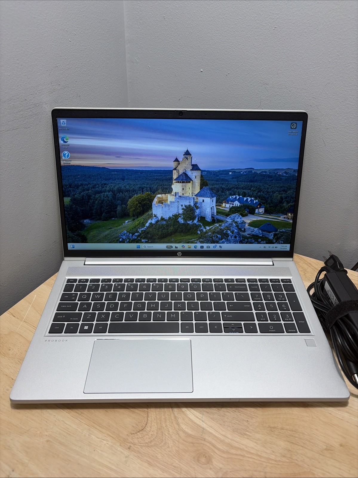 HP ProBook 455 G10 AMD RYZEN 7 7730U 2.0GHZ 16GB 256GB SSD WCAM WIFI W11 CORD