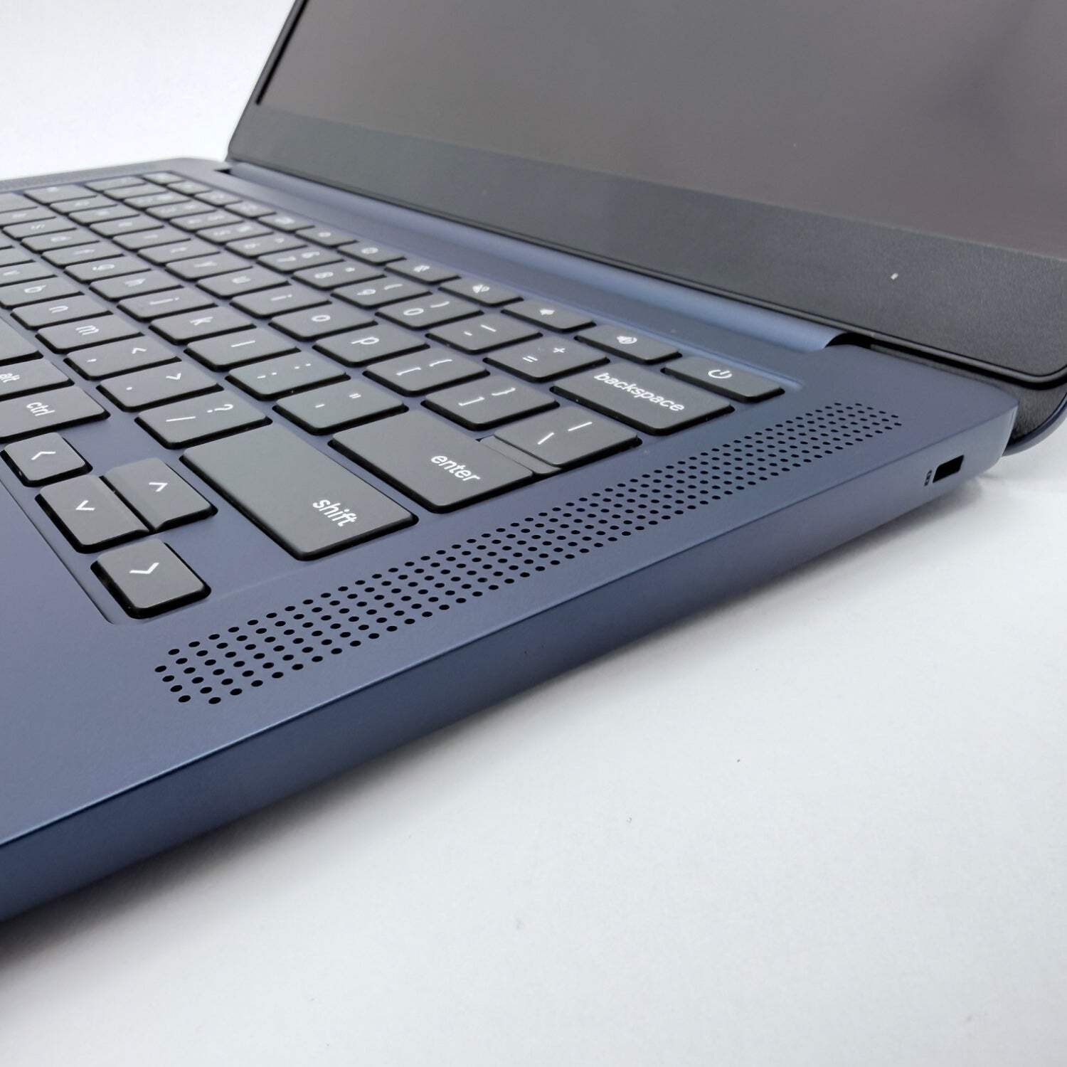 Lenovo IP SLIM 3 CHROME 14M868 14″ Kompanio 520 2.5GHz 4GB RAM 64GB SSD