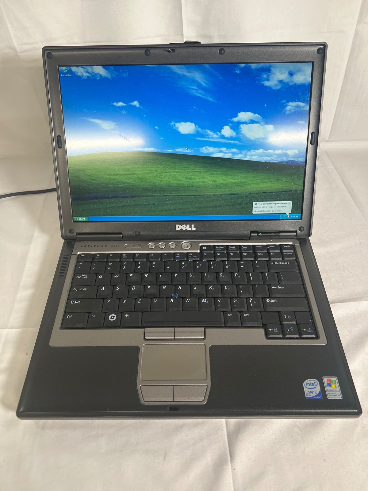 Dell Latitude D630 Win XP Core 2 Duo T7250 2GHz 3 GB 500 GB 14.1″ rs232