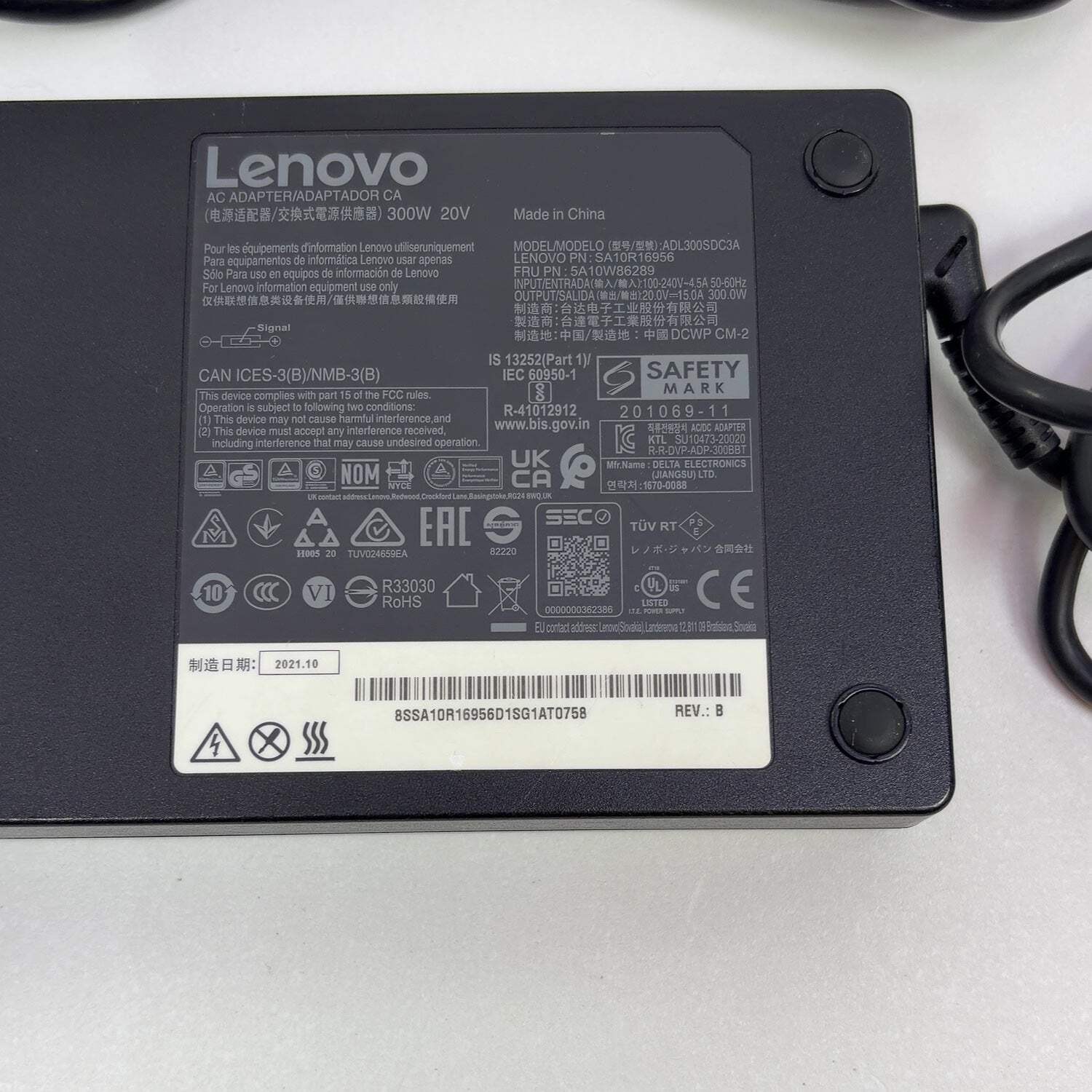 Lenovo Legion 7 16achg6 16″ Ryzen 9 5900HX 3.3GHz 32GB RAM 2TB SSD RTX 3080