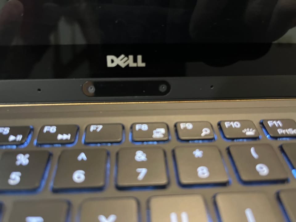 Dell XPS 13 9365 2-in-1 13.3″ FHD TouchScreen Core i7-7Y75 8GB 256GB SSD Win 10