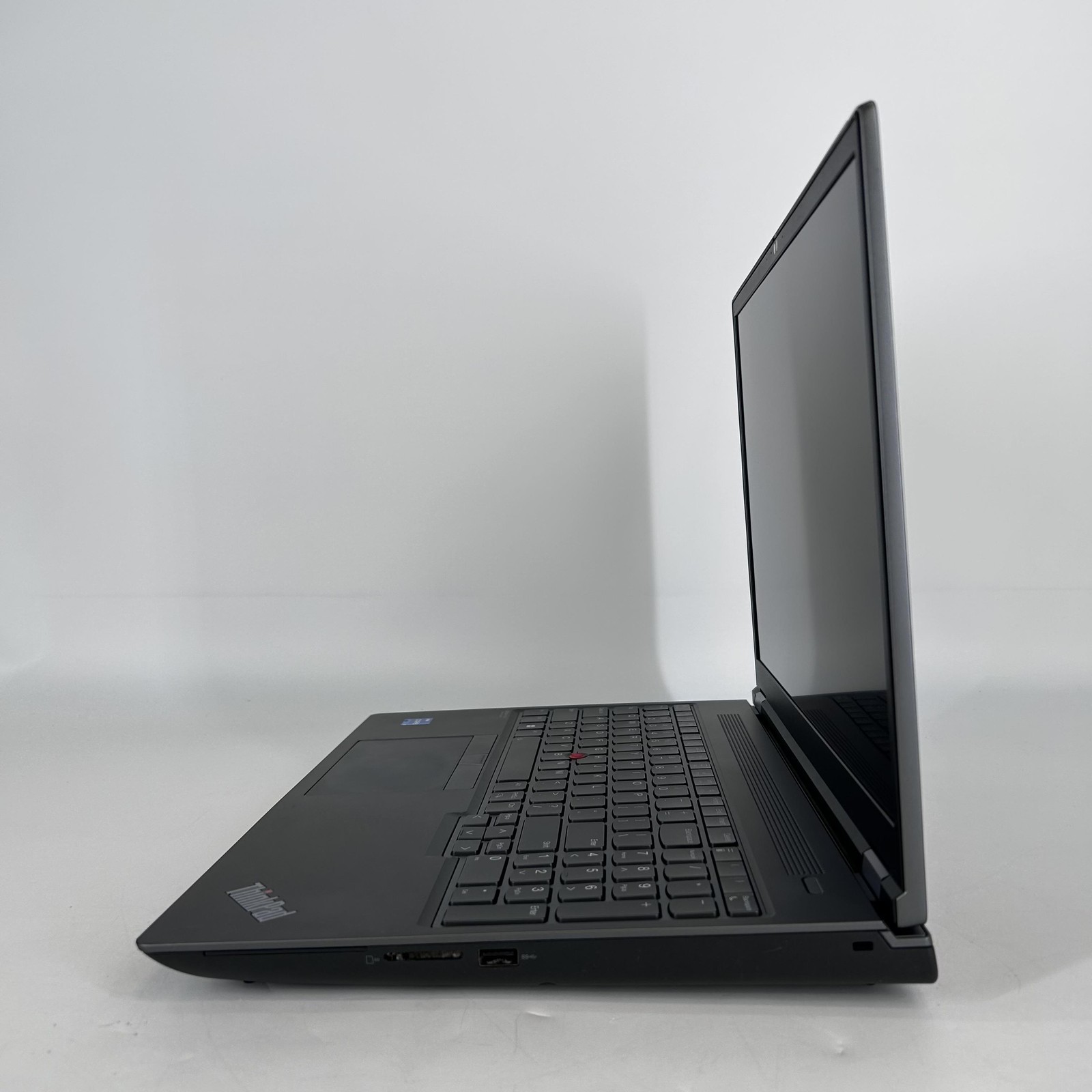 Lenovo ThinkPad P16 Gen 2 UHD+ 2.1 GHz i7-13700HX 64GB 1TB SSD RTX 3500 Ada