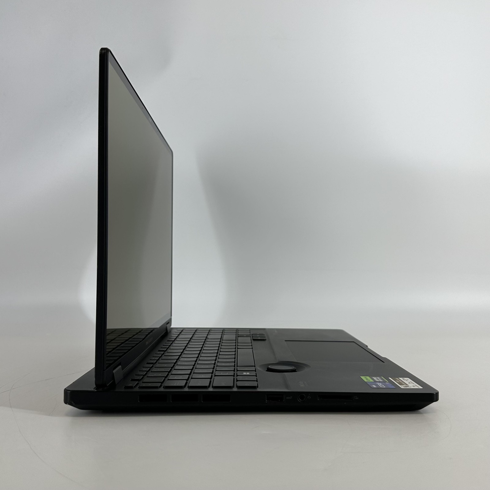 Asus ProArt Studiobook 16 QHD+ TOUCH 2.2 GHz i9-13980HX 32GB 1TB RTX 4070 Good