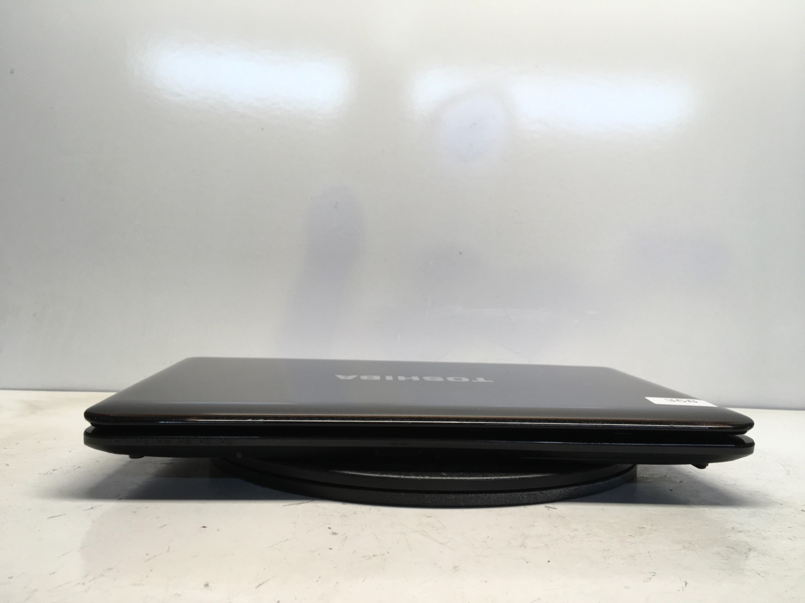 Toshiba Satellite L655-S5168 Intel i5-M480 2.67GHz 4 GB NO HDD/Battery