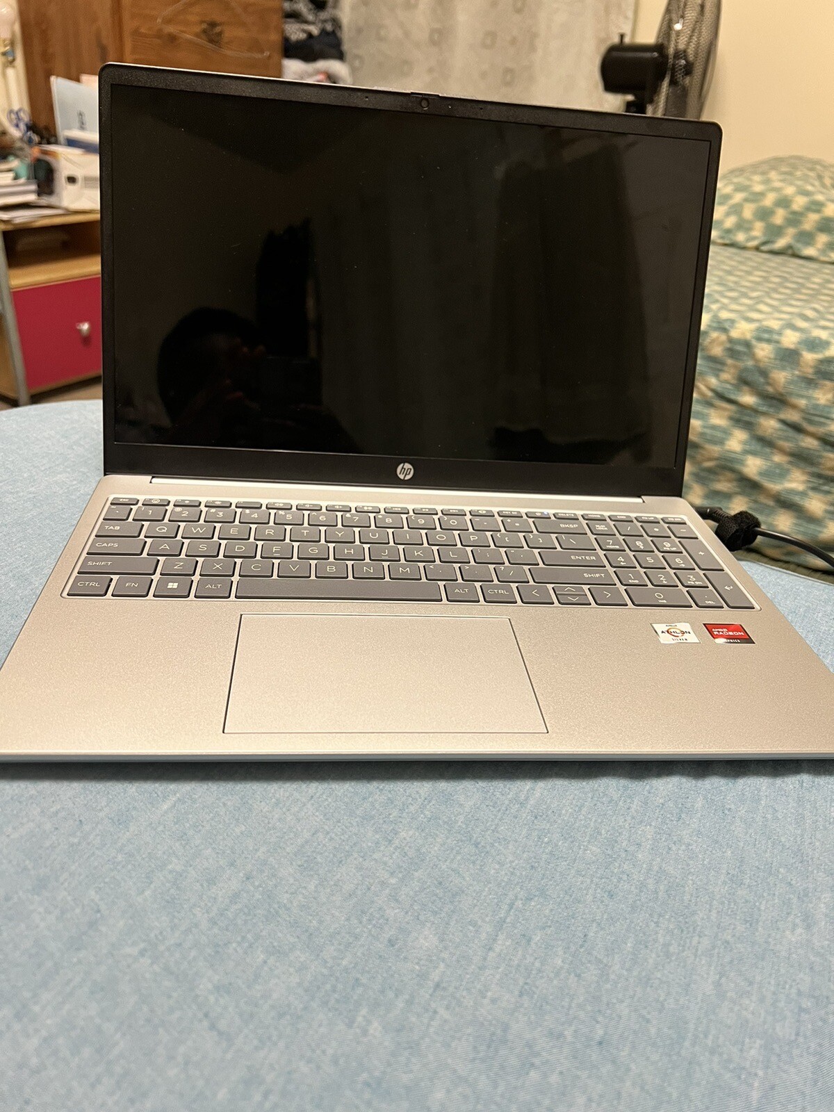HP Laptop 15z-fc000, 15.6″