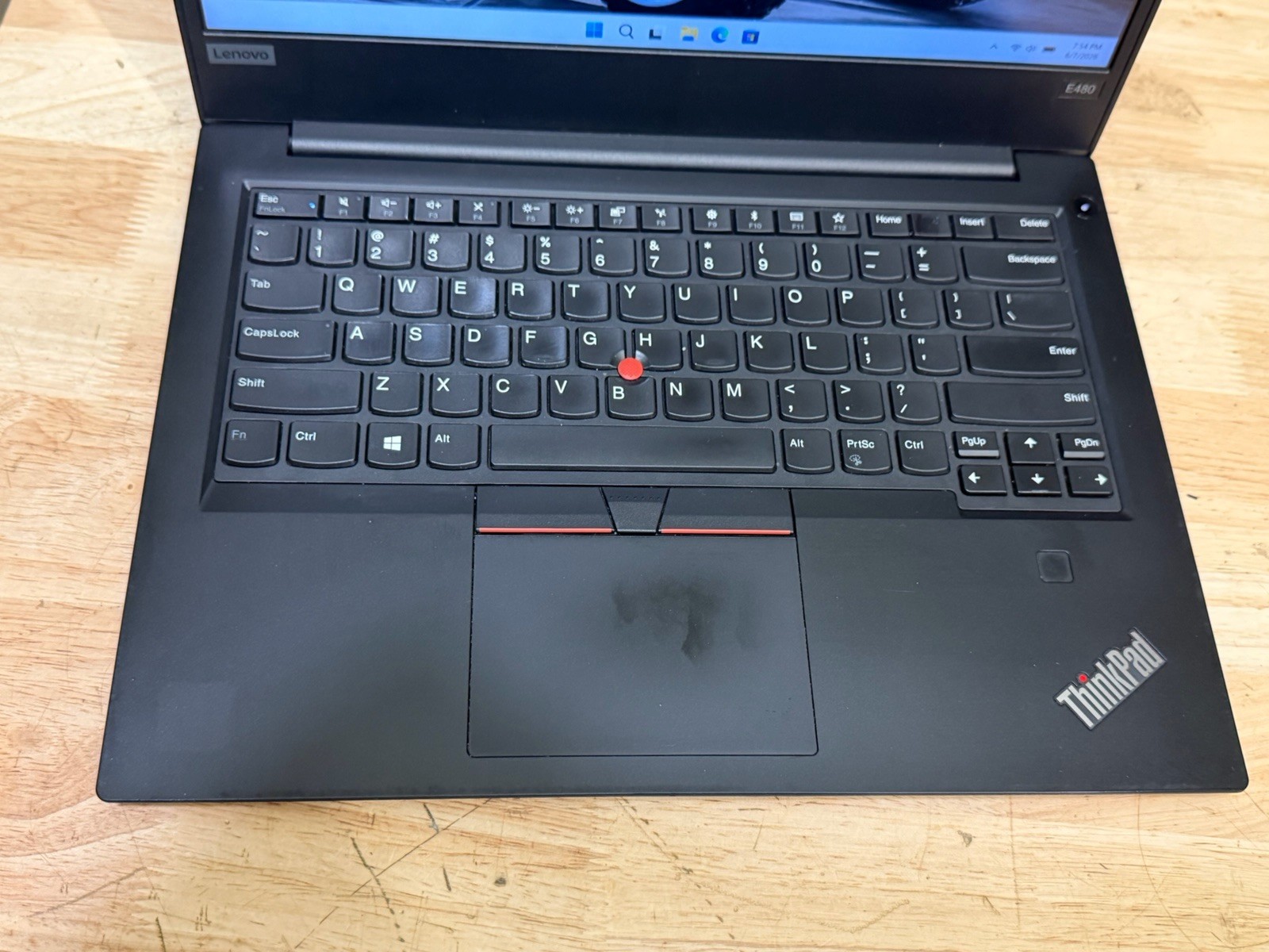 Lenovo ThinkPad E480 14″, i5-7200U 8 GB RAM, 256GB SSD Win 11 Pro.