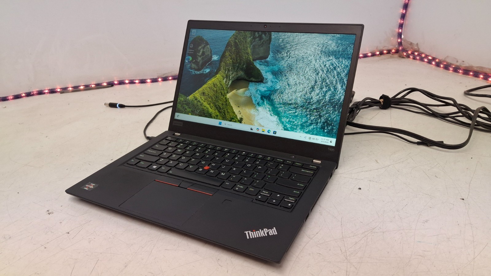 Lenovo ThinkPad T495 (Ryzen 7 Pro 3700U, 16GB RAM, 512GB SSD) NO PERIPHERALS