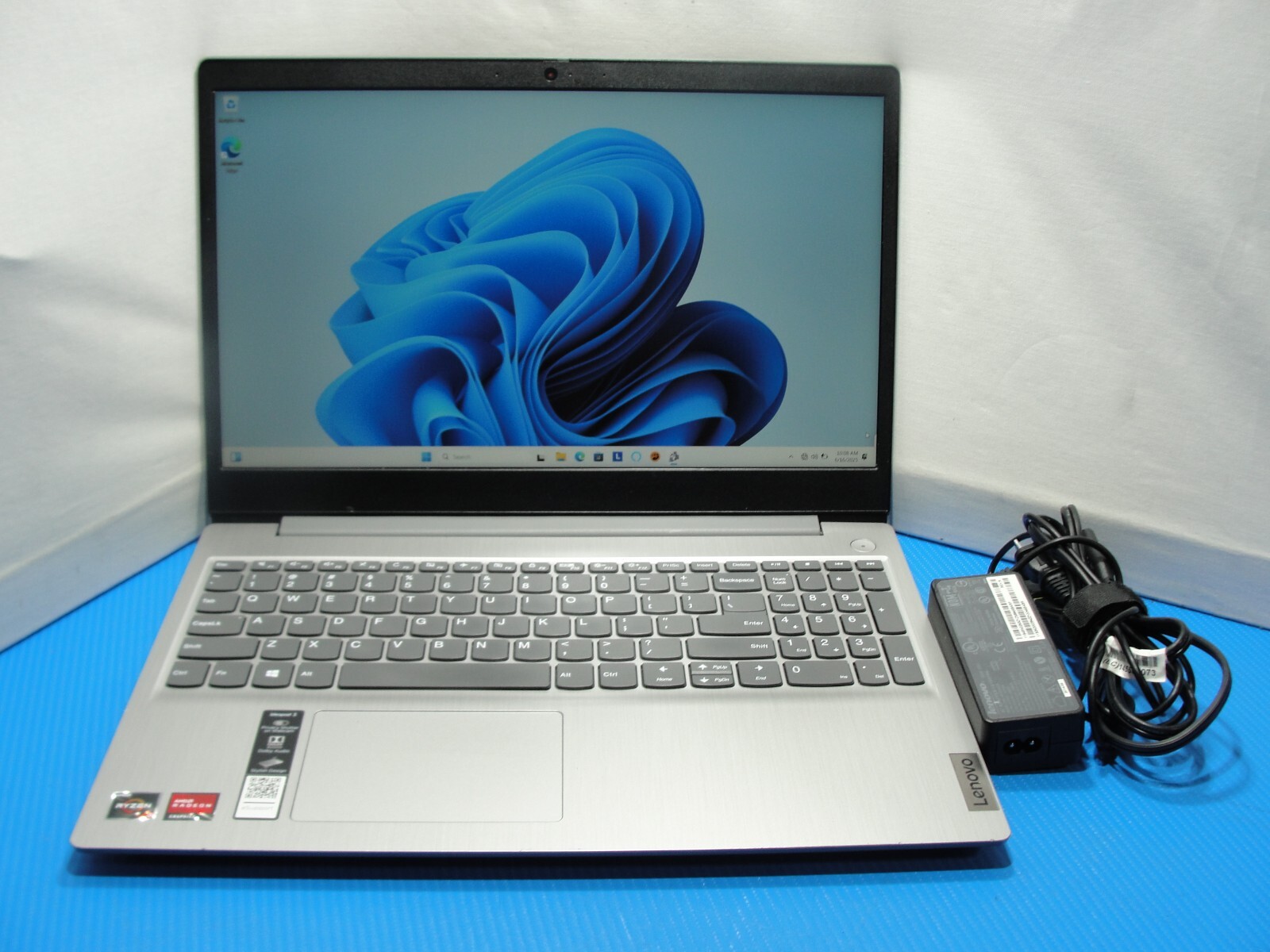 Lenovo IdeaPad 3 15ADA05 15.6” FHD AMD Ryzen 3 3250U 2.6GHz 8GB 128GB SSD