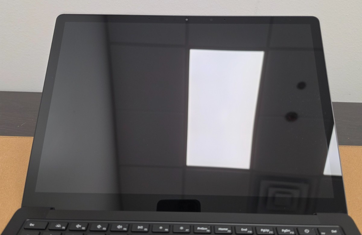 Microsoft Surface Laptop 4 i7-1185G7 13.5″ Touch 32GB Ram 1TB SSD Win 11 Pro