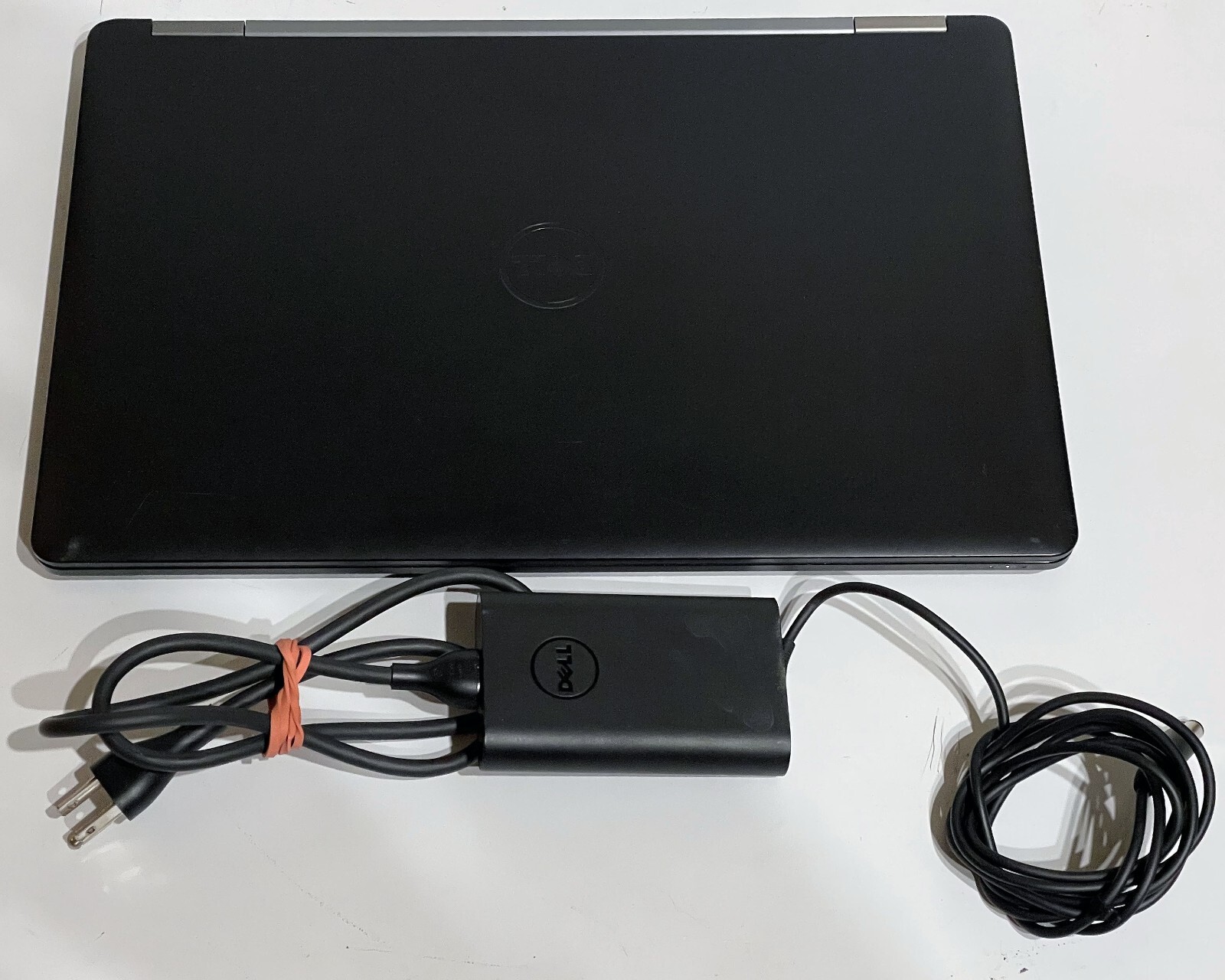 DELL Latitude E5570 15.6” i5 16GB 512GB W11 Adobe CS 6.0 Office VISIO 2016 Dock