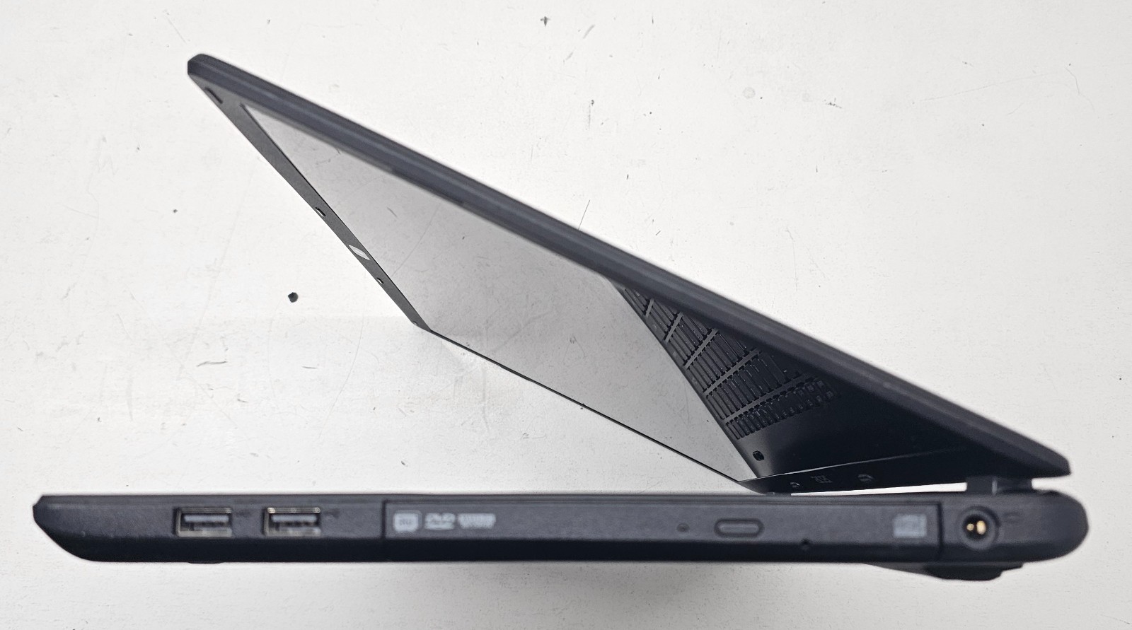 Acer Aspire E15 Touch E5-571P-568M Laptop Intel i5-5200U 8GB Ram 1TB WIN 10 (FL)