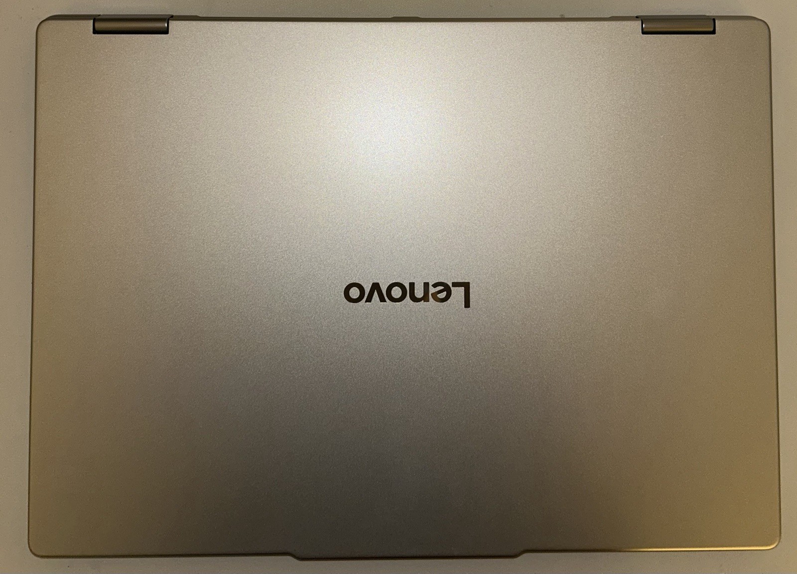 Lenovo Yoga 7 2-in-1 16″ 2K Touch AMD Ryzen AI 5 340 16GB RAM 512GB SSD Seashell