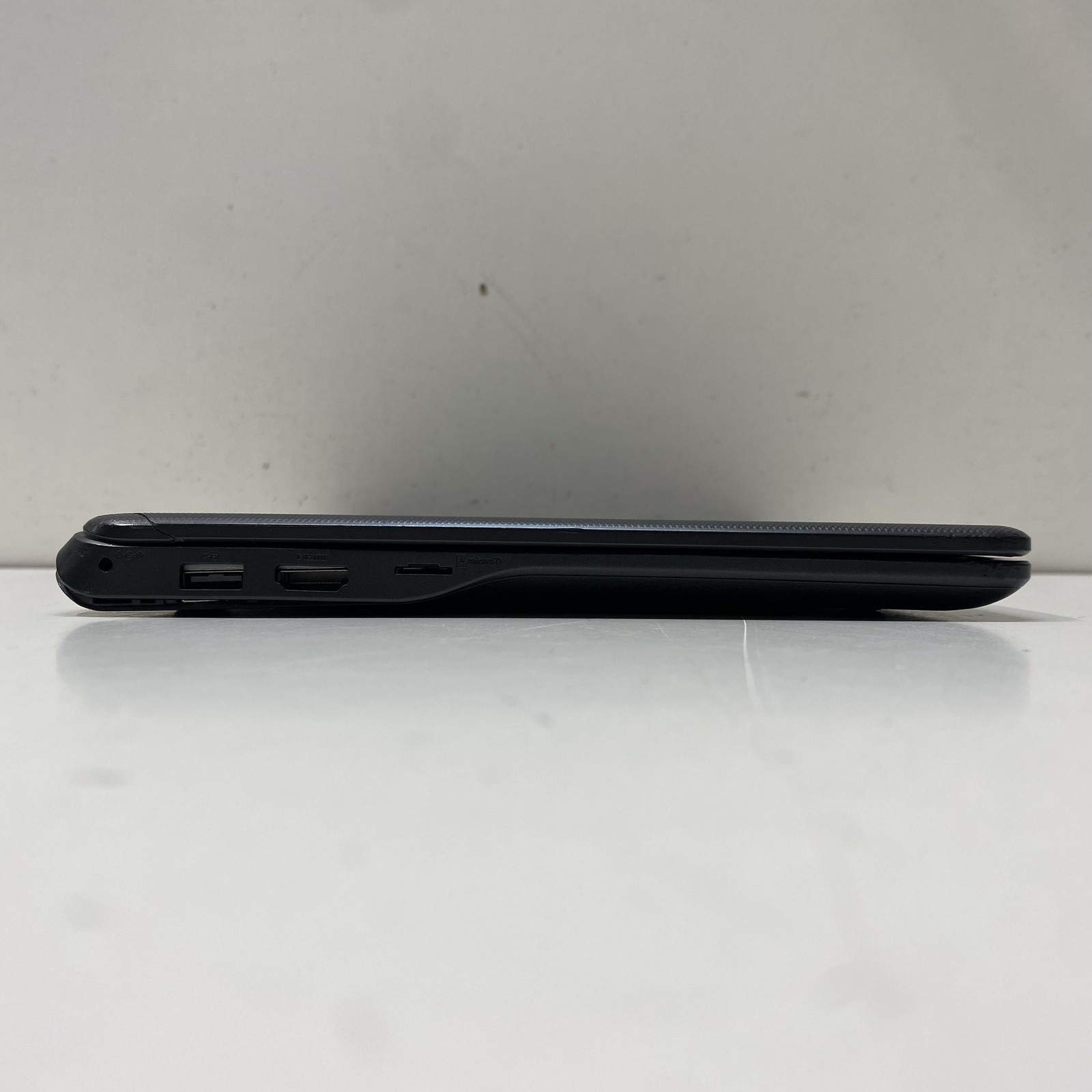 Samsung Chromebook 3 (XE500C13-K04US) 11.6″ Intel Celeron Chrome OS