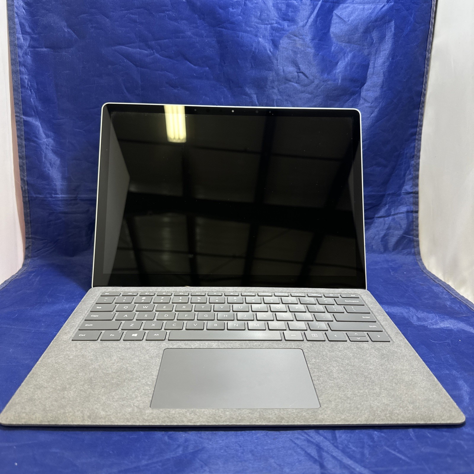 Microsoft Surface Laptop 4 13.5” 8GB 256GB (1950) i5-1145G7 @2.60 GHz Win 11