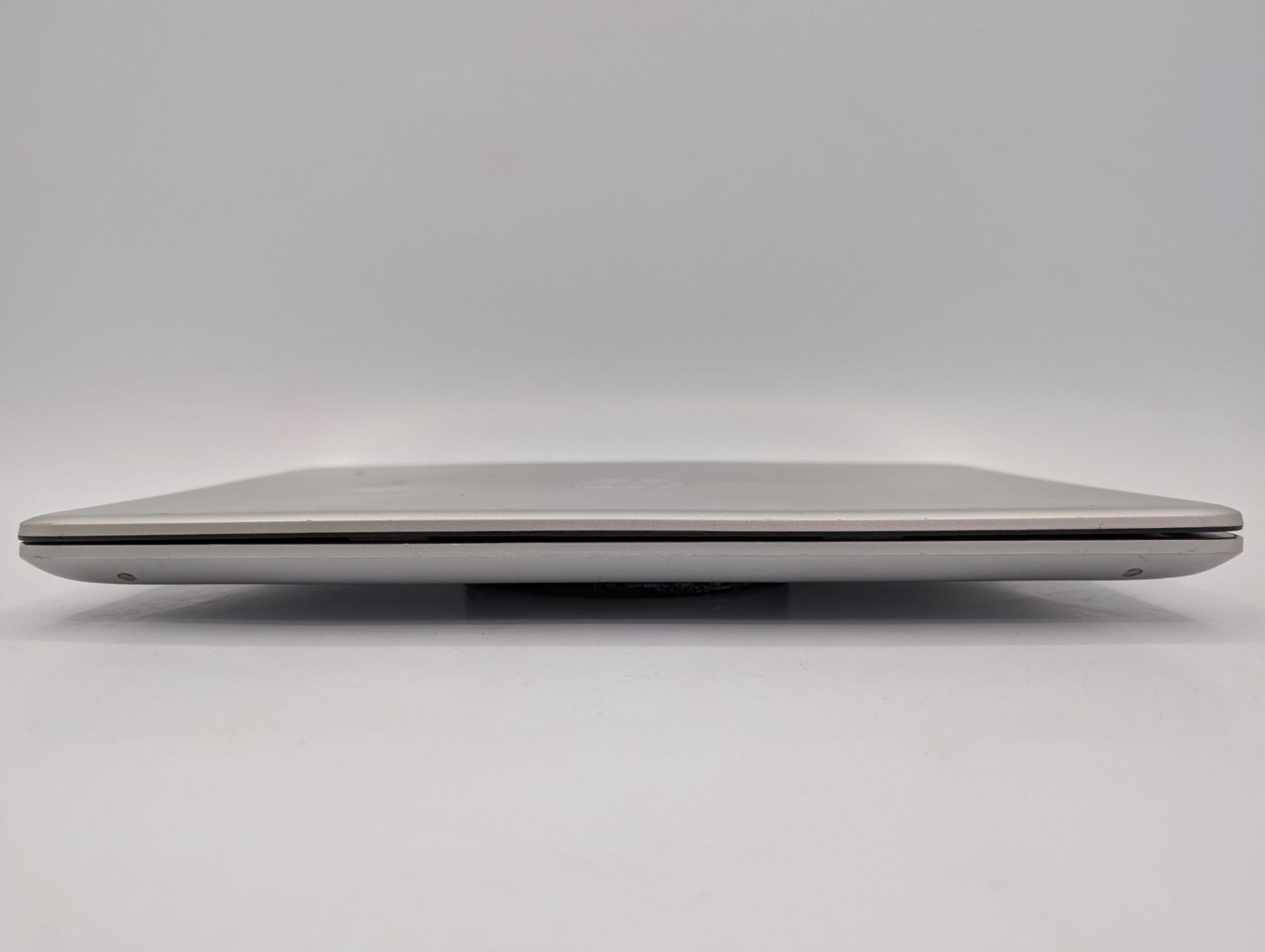 HP Laptop 14-DK0058CA 14″ Display AMD Ryzen 3 3200U 2.60GHz Processor Laptop