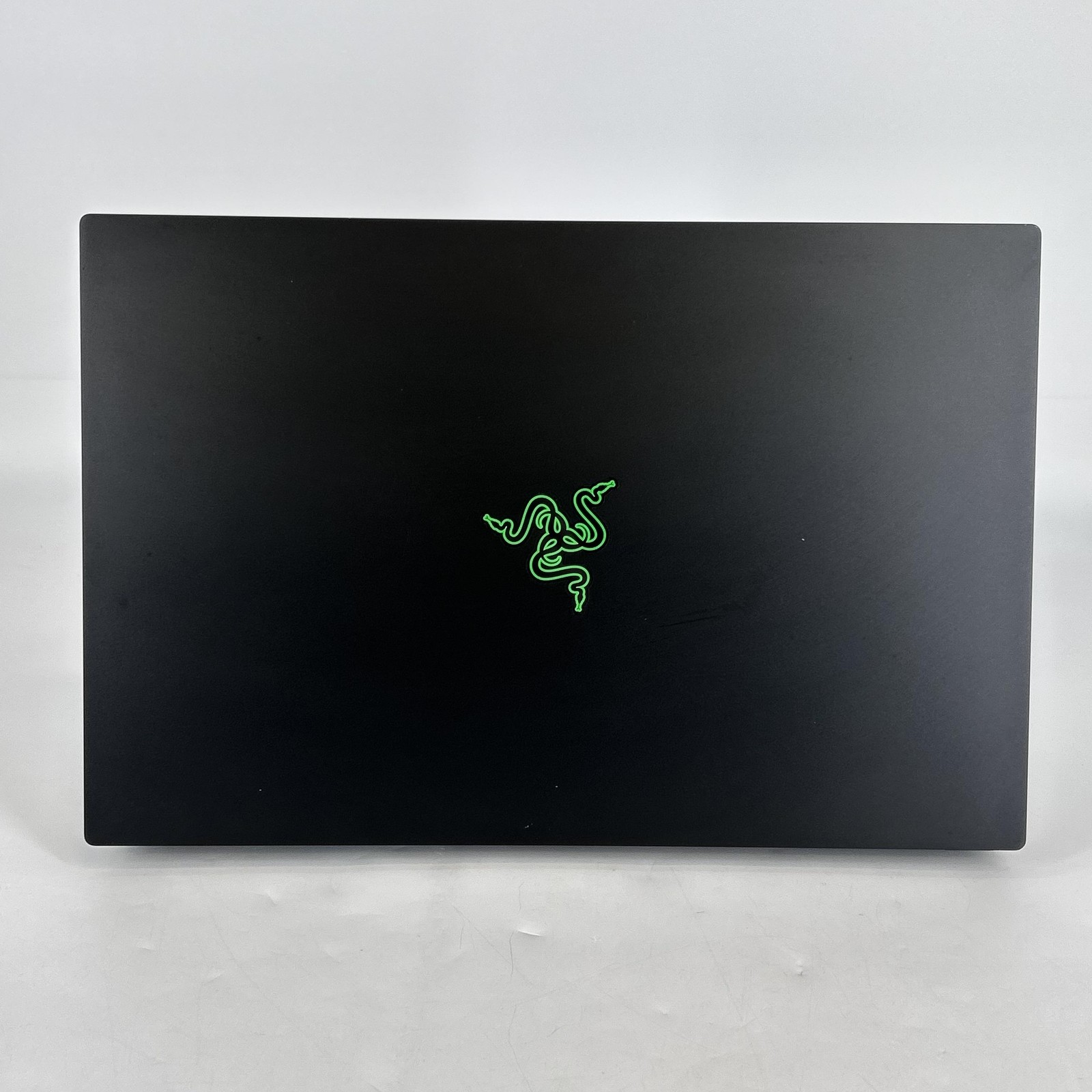 Razer Blade 15 Base 144Hz FHD i7-10750H 2.6GHz 16GB 512GB SSD RTX 3070 Very Good