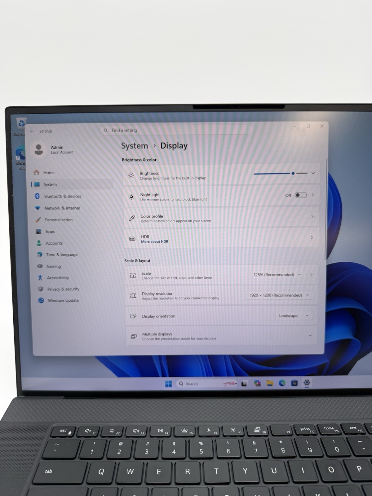 Dell Precision 5750 17 FHD+ i7-10850H | Quadro T2000 | 32GB | 512GB SSD | Win11P
