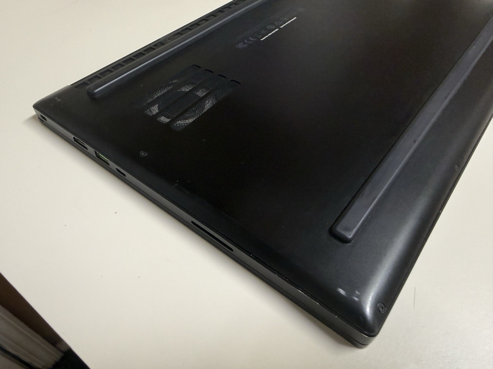 Razer Blade 15 Advanced 15in 360hz i7-10875H RTX 3080 32GB Ram 1TB SSD