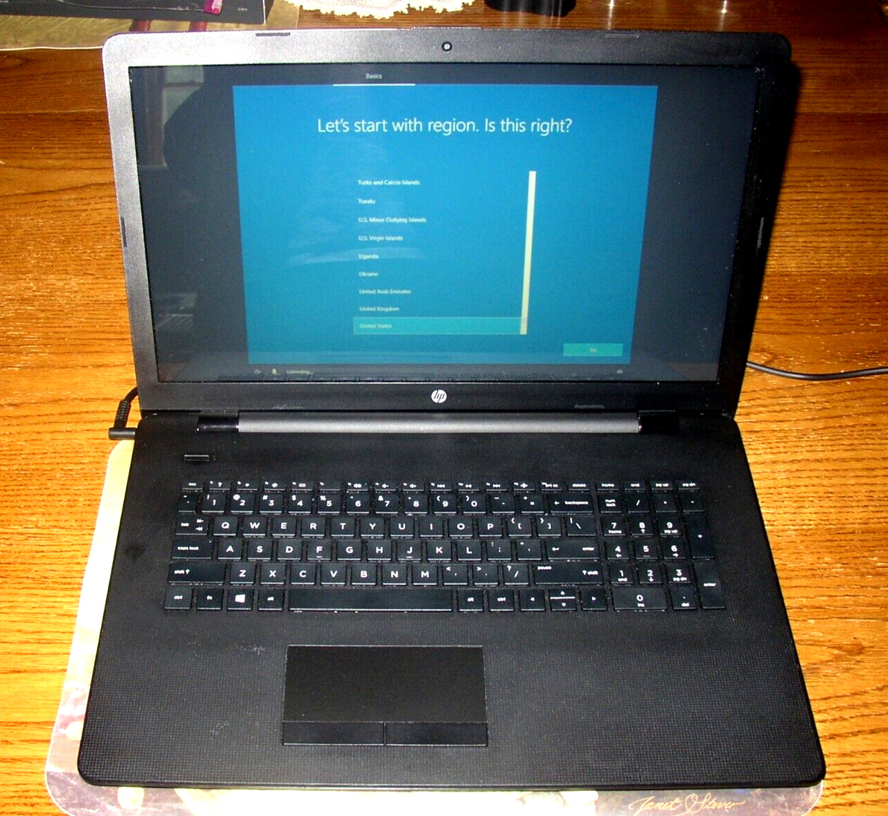 HP 17-ak013dx 17.3″ 1600 x 900 HD+ Laptop A9-9420 Radeon R5